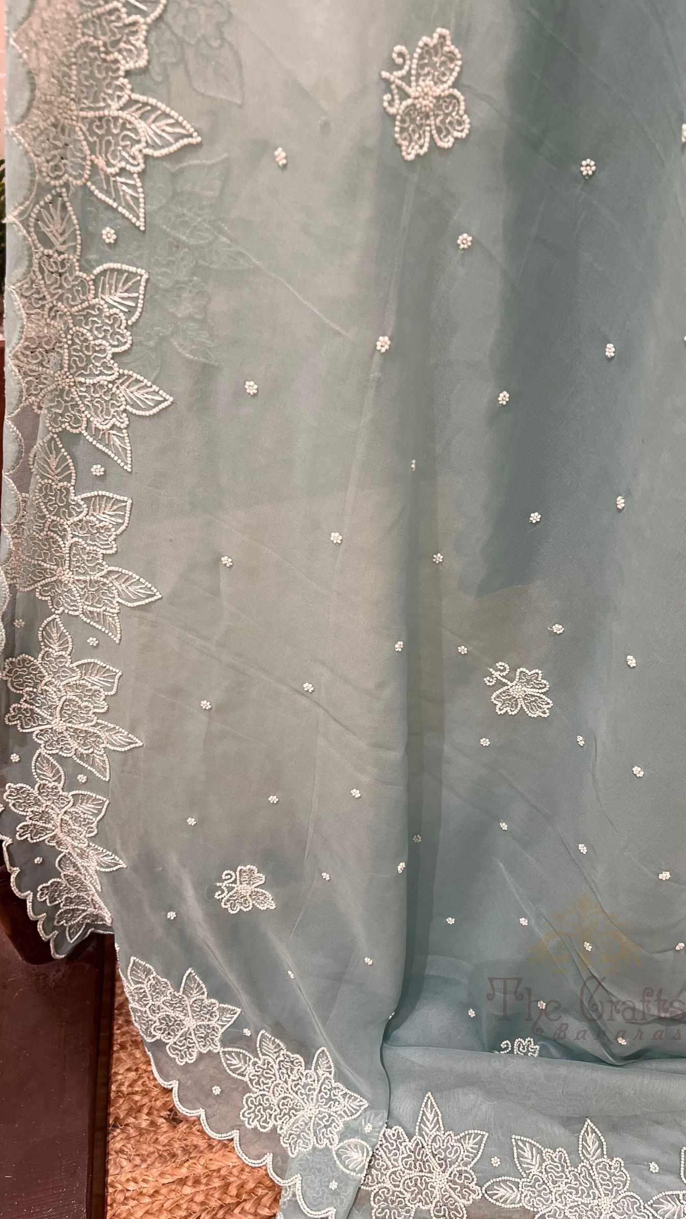 Pure Georgette Handloom Banarasi Saree - handwork motifs