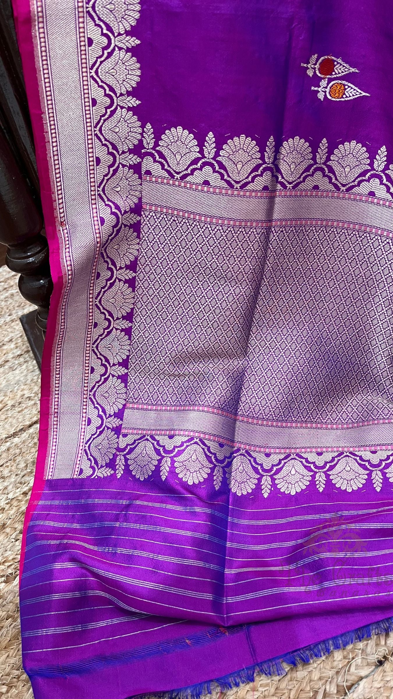 Pure Katan Silk Handloom Banarasi Saree - with kadhua meenakari motifs