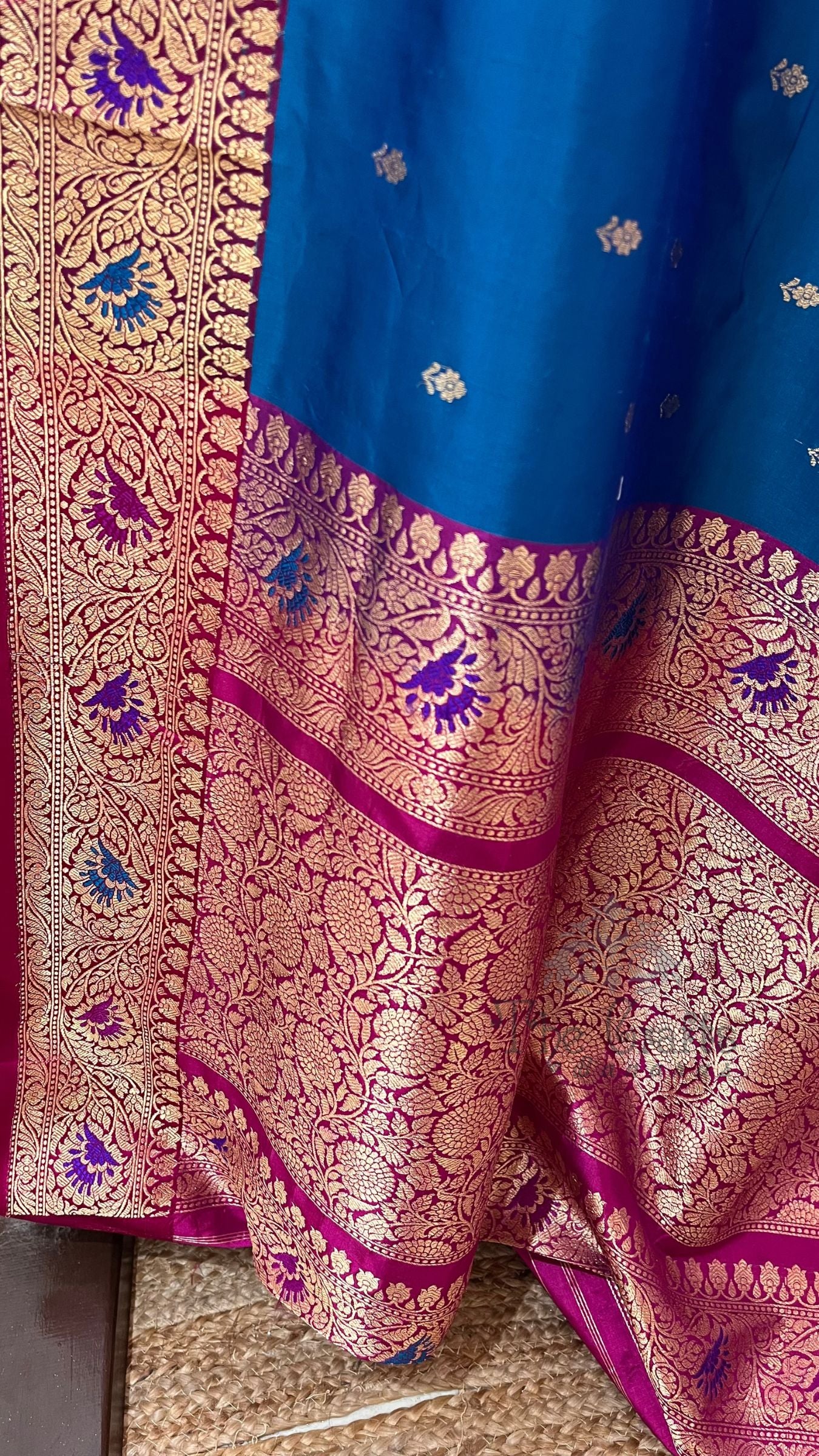 Pure Katan Silk Handloom Banarasi Saree - with kadhua motifs