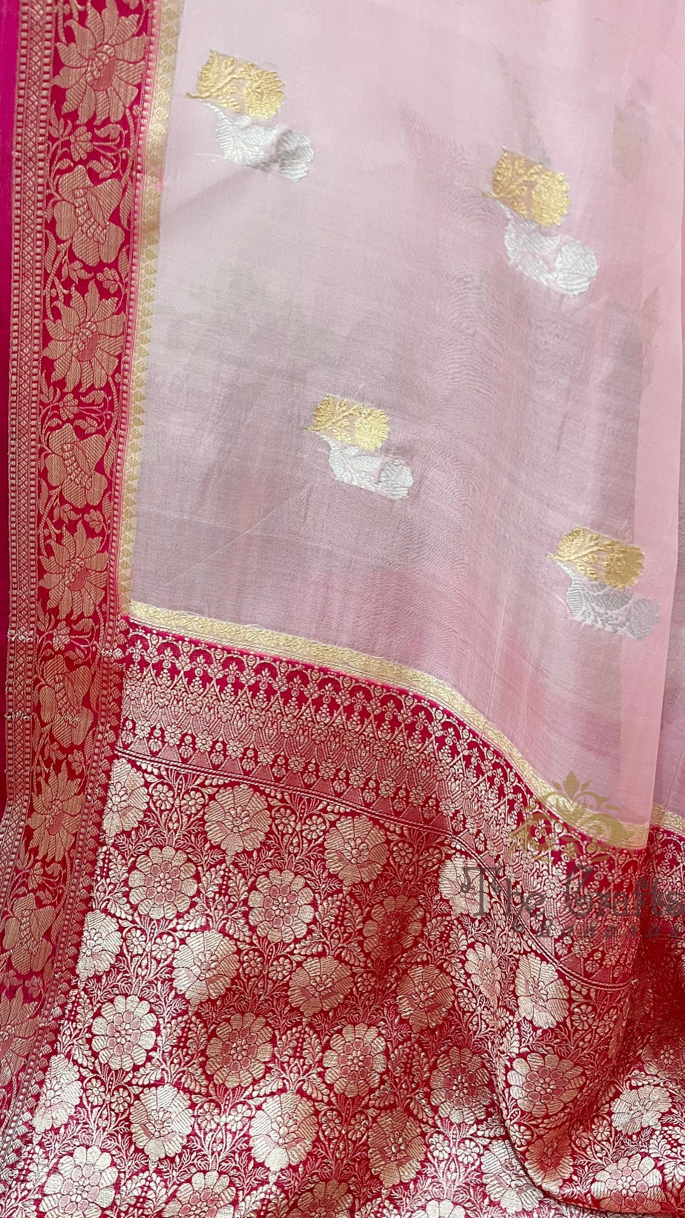 Pure Kora Silk Handloom Banarasi Saree - With Kadhua motifs