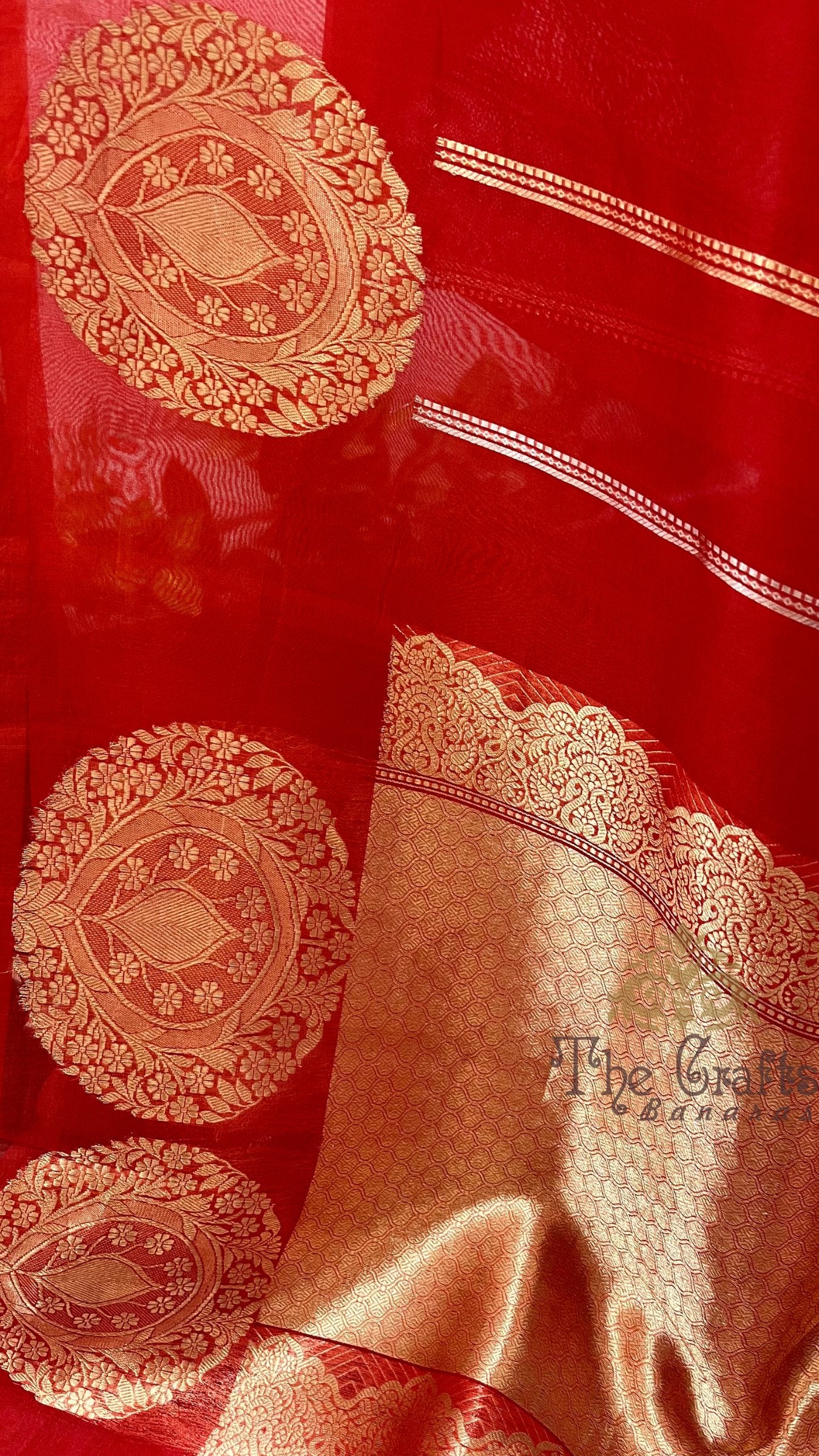 Pure Kora Silk Handloom Banarasi Saree - With Kadhua motifs