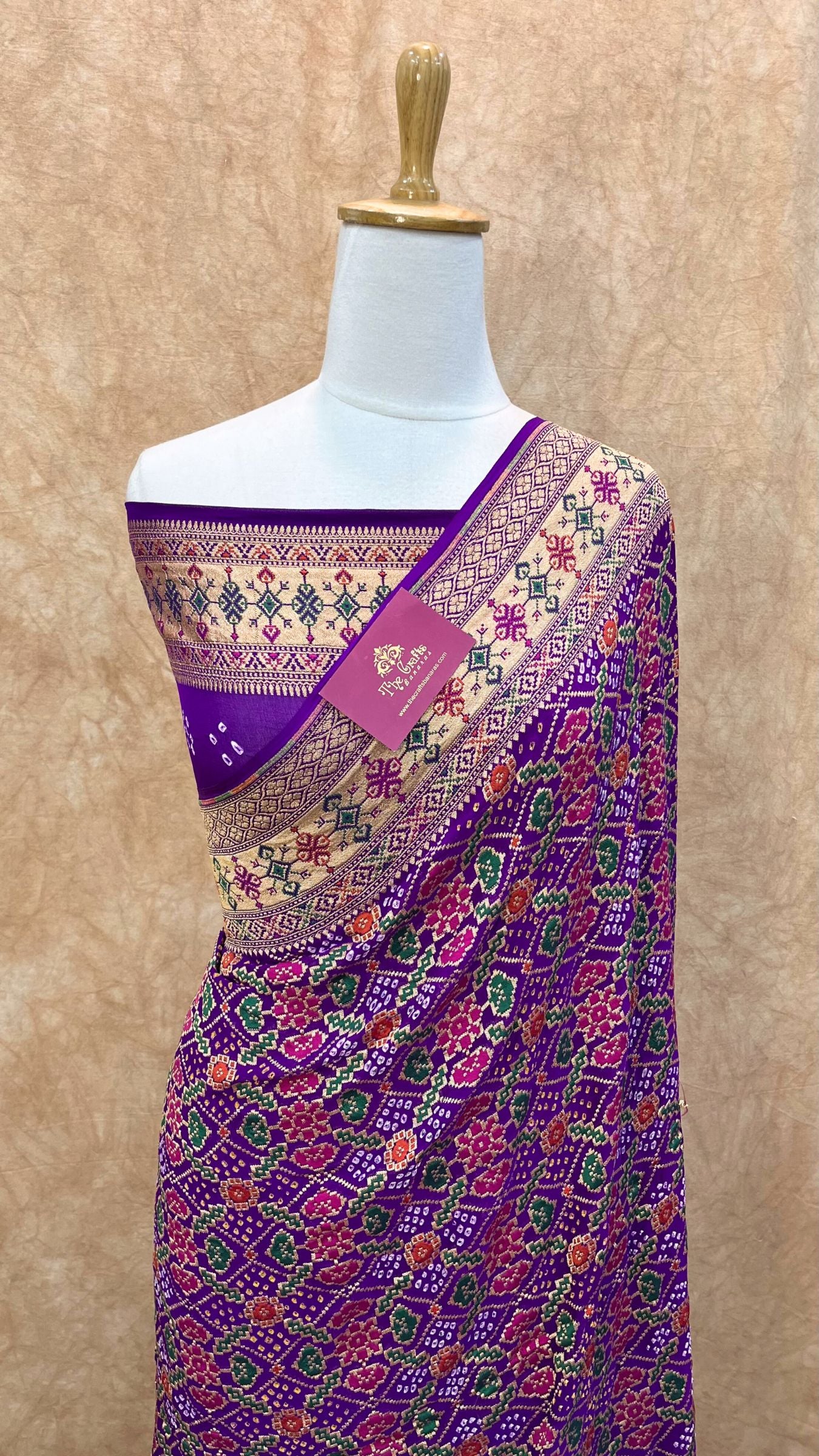 Pure Georgette Banarasi Handloom Bandhej Saree-With Meenakari Work