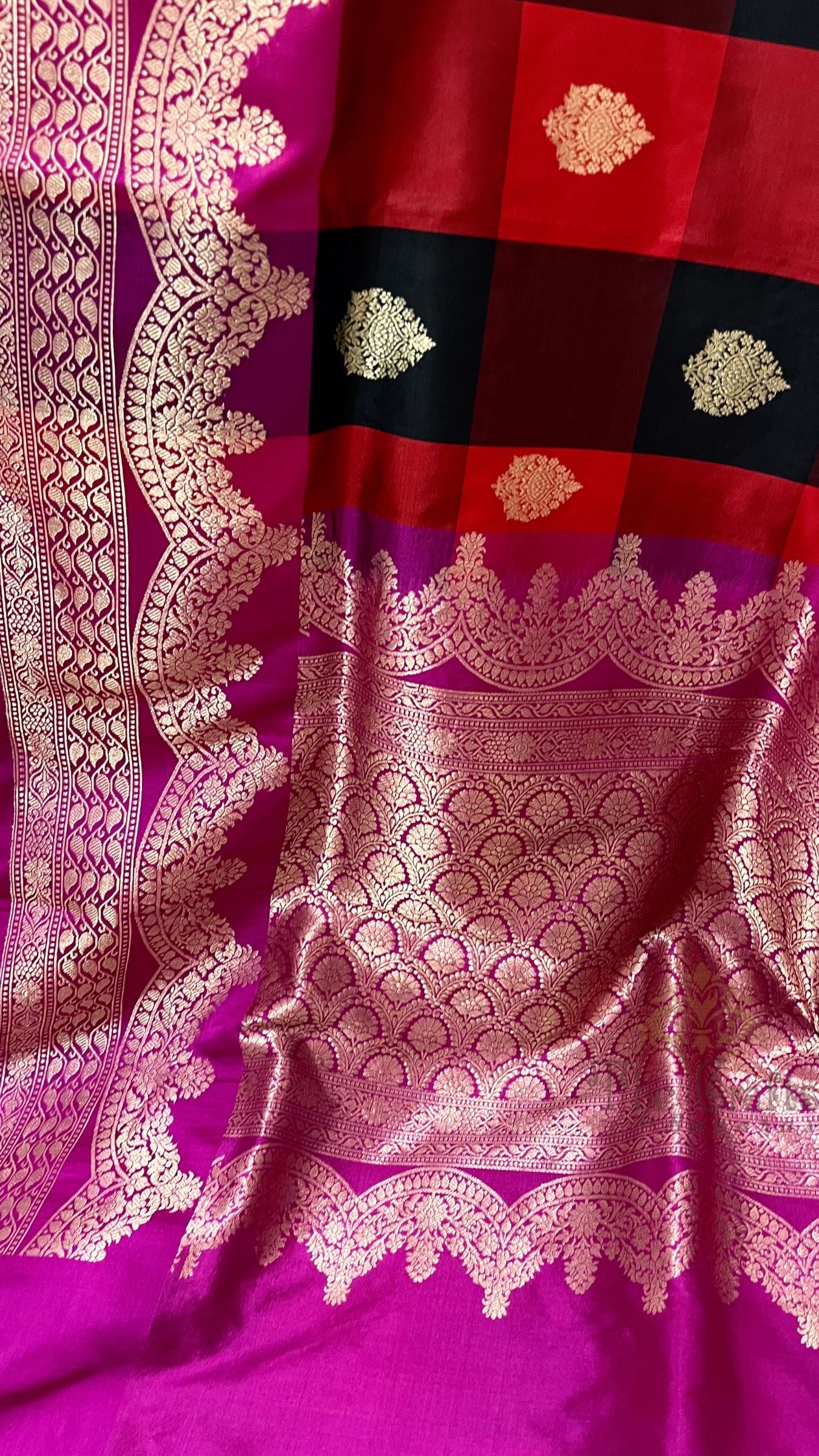 Pure Katan Silk Handloom Banarasi Saree - with kadhua motifs