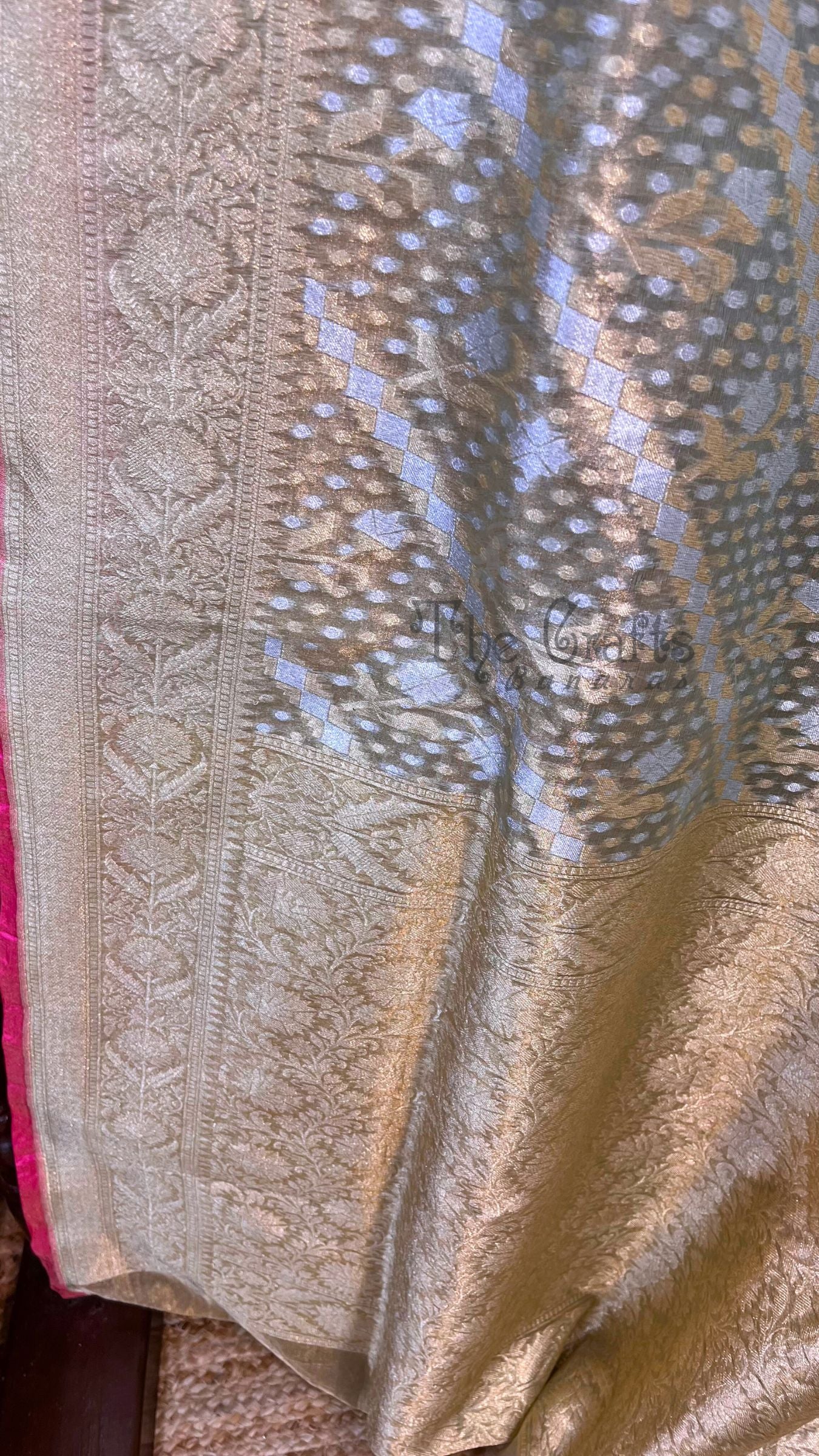 Pure Tissue Silk Handloom Banarasi Saree - Reshmi Zari
