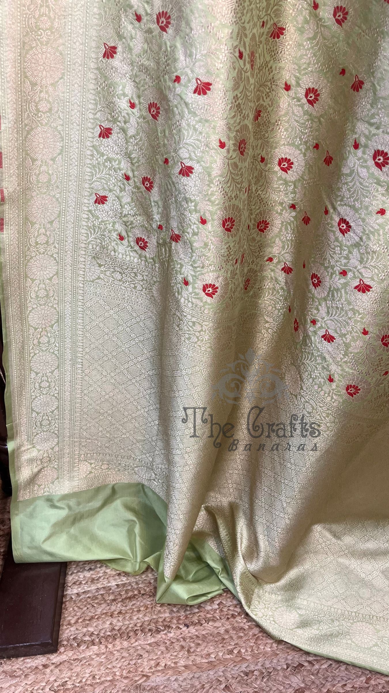 Pure Katan Silk Handloom Banarasi Saree - Tanchui Brocade Meena