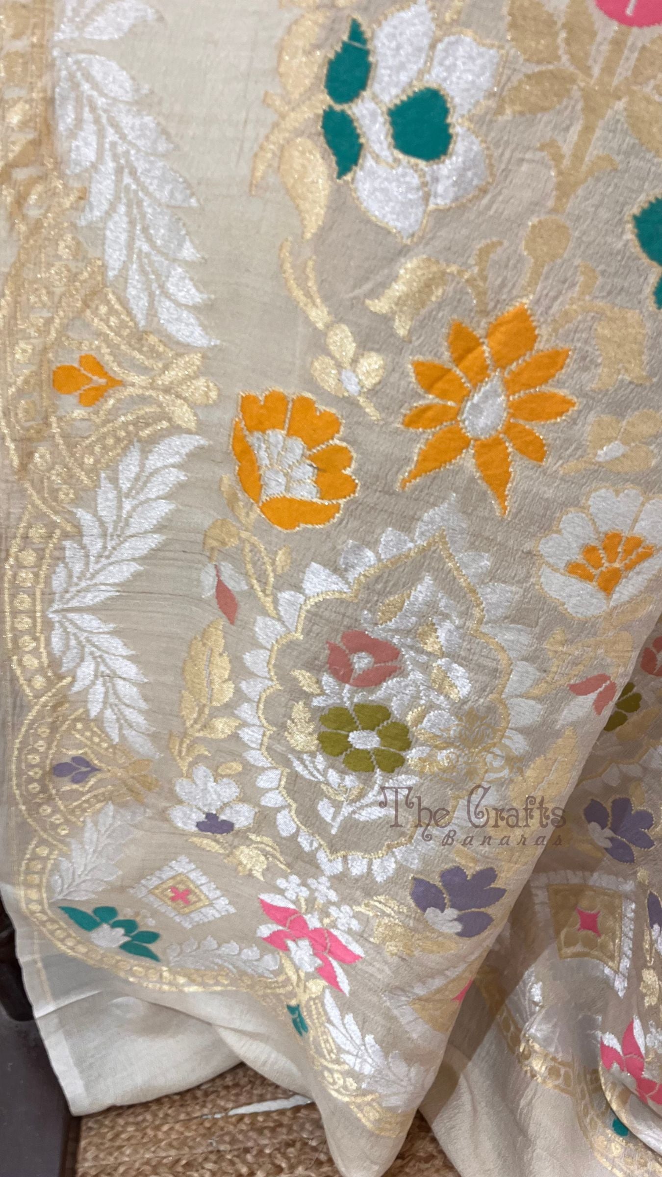 Tussar Georgette Handloom Banarasi Saree - Jaal with Meenakari