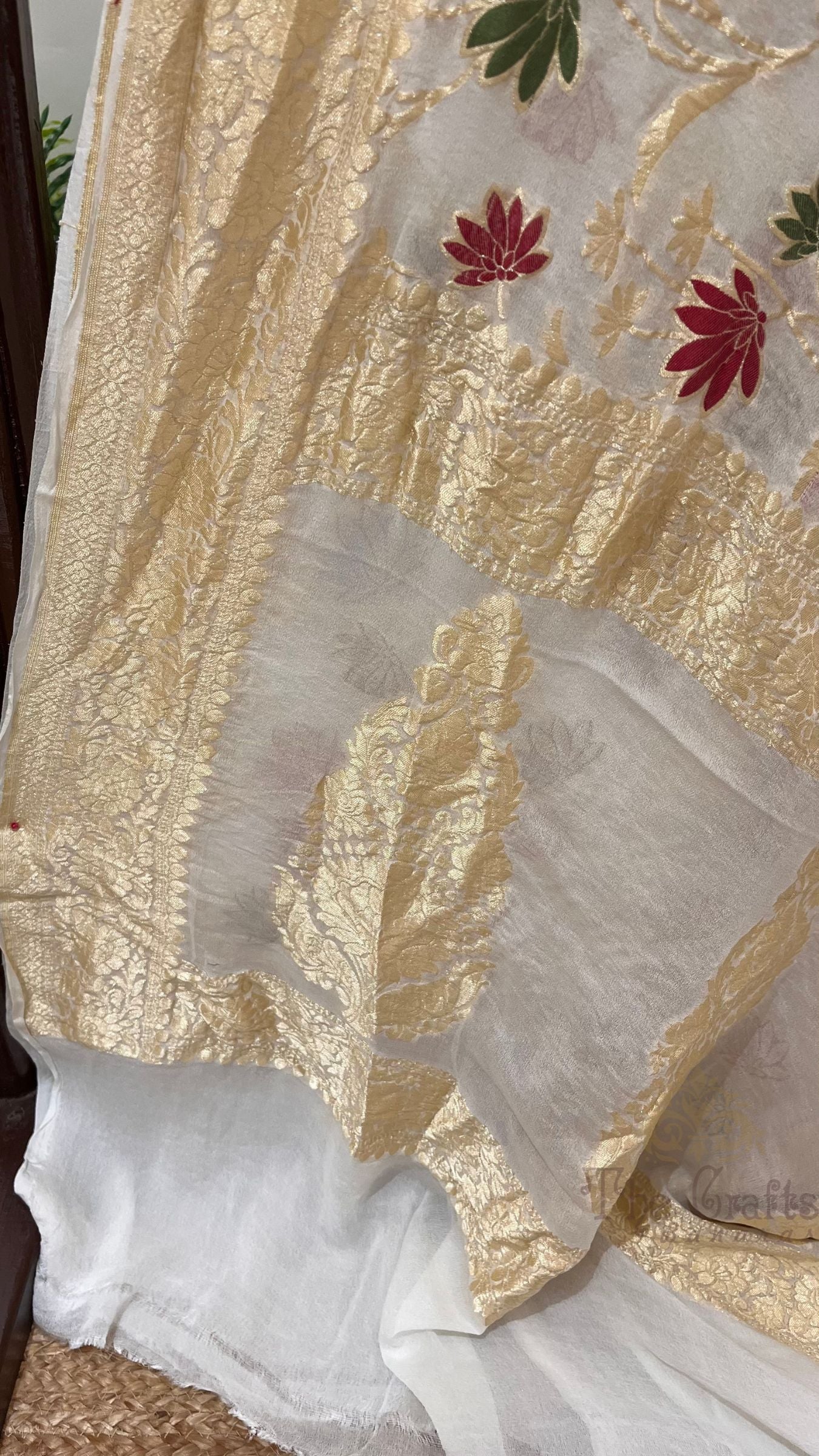 Khaddi Georgette Handloom Banarasi Saree - Jaal with Meenakari