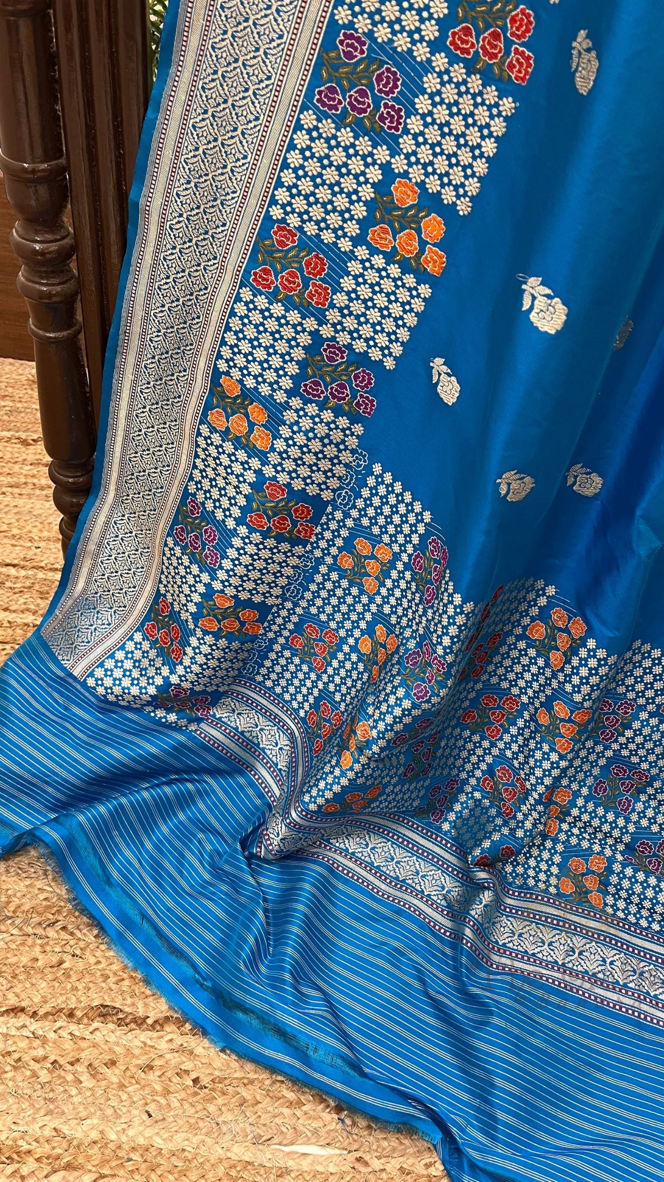 Pure Katan Silk Handloom Banarasi Saree - with kadhua meenakari motifs