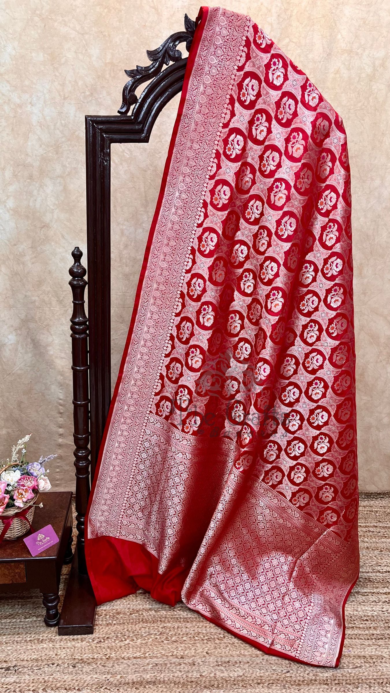 Pure Katan Silk Handloom Banarasi Saree - Jall With Meenakari