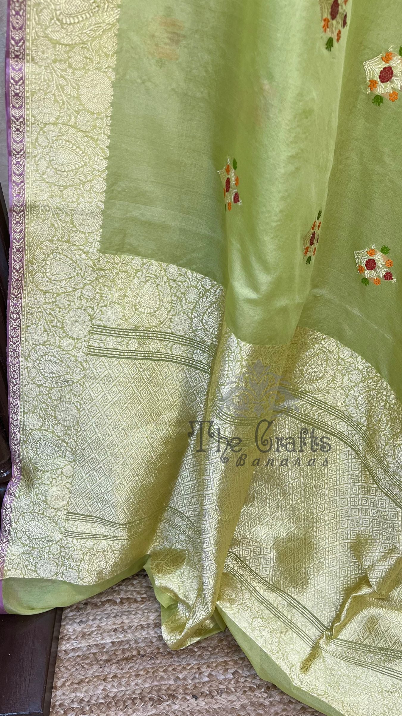 Pure Kora Silk Handloom Banarasi Saree - with kadhua meenakari motifs
