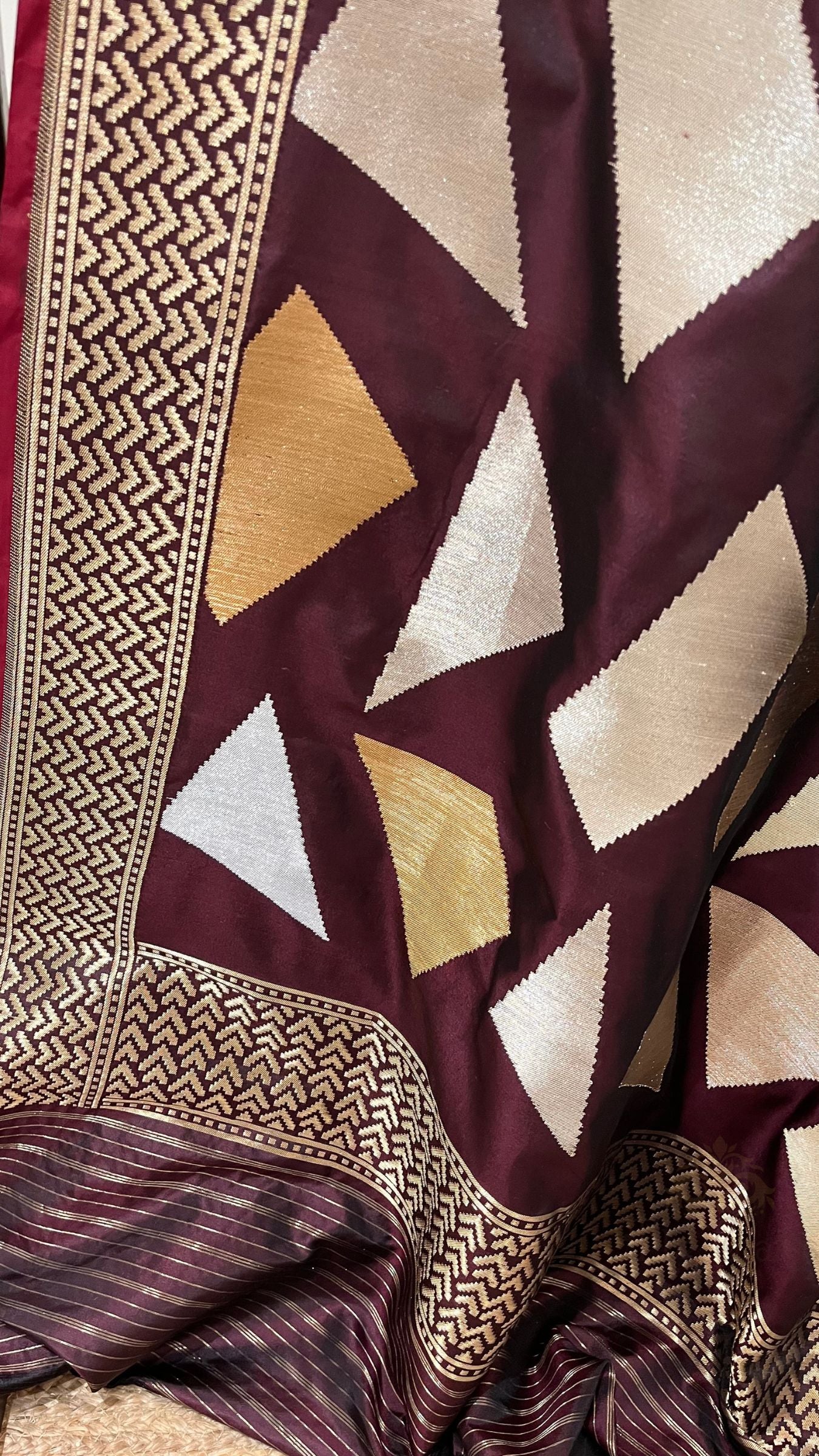 Pure Katan Silk Handloom Banarasi Saree - with sona rupa kadhua motifs