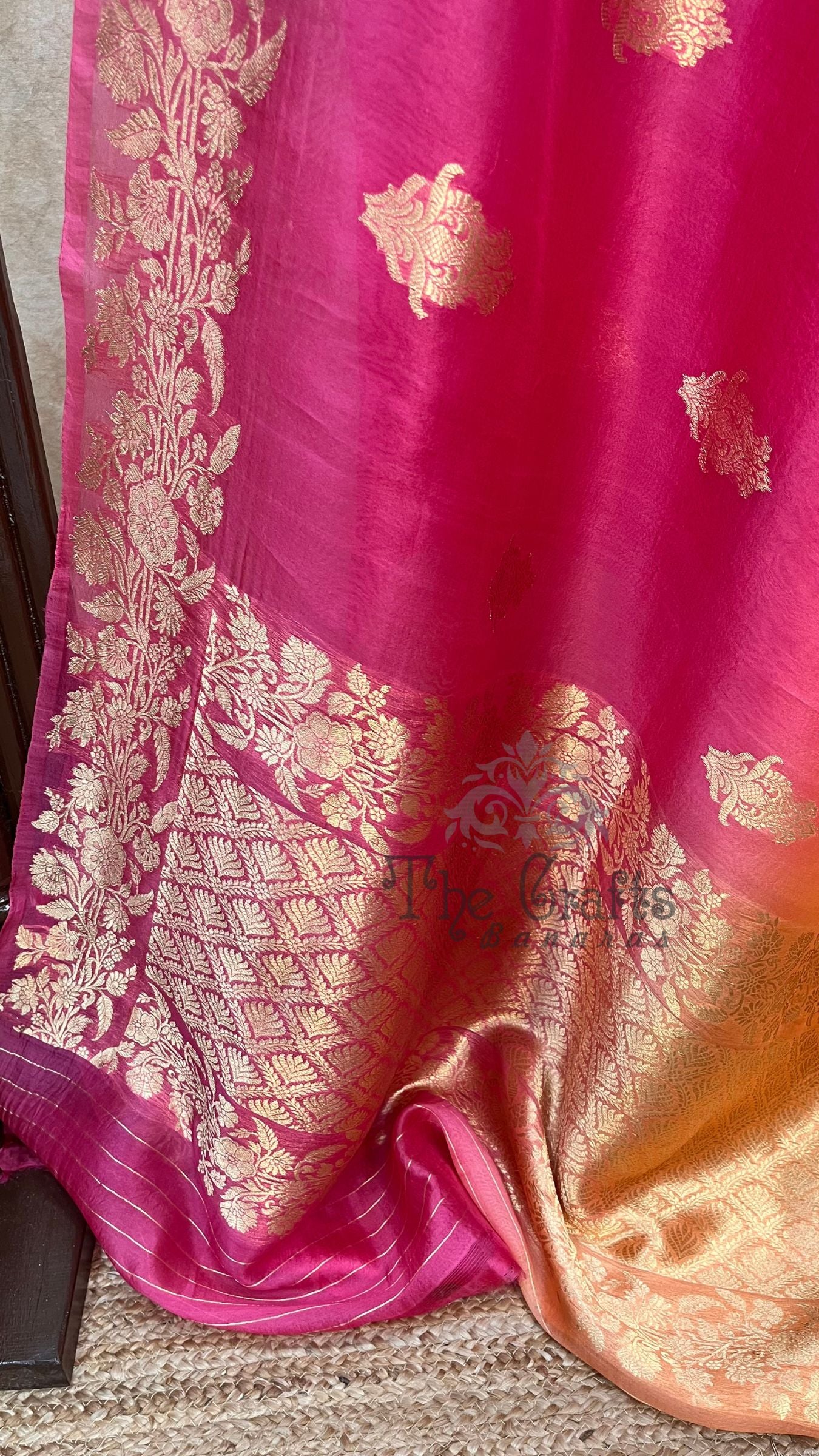 Pure Kora Silk Handloom Banarasi Saree - With Kadhua motifs