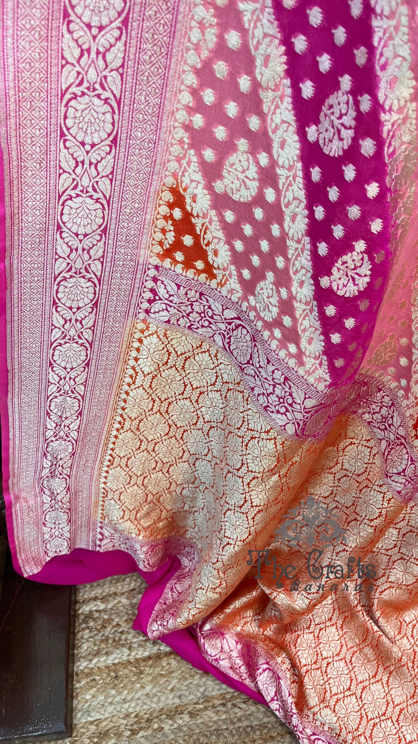 Khaddi Georgette Handloom Banarasi Saree - Water Zari