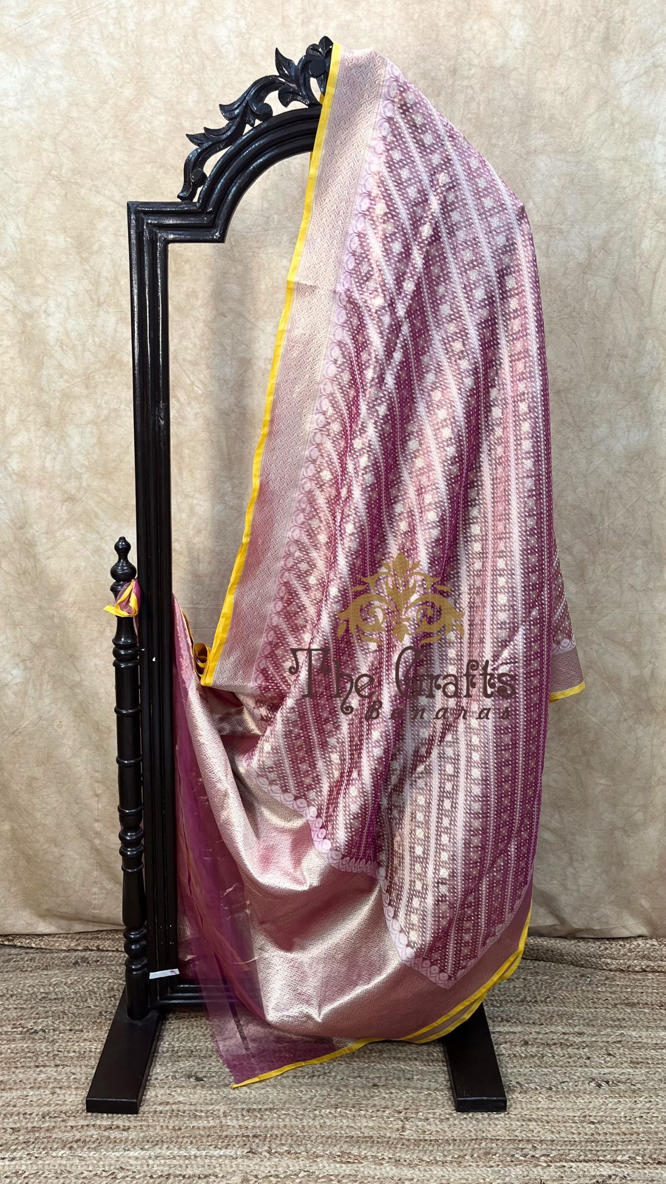 Pure Tissue Silk Handloom Banarasi Saree - Reshmi Zari