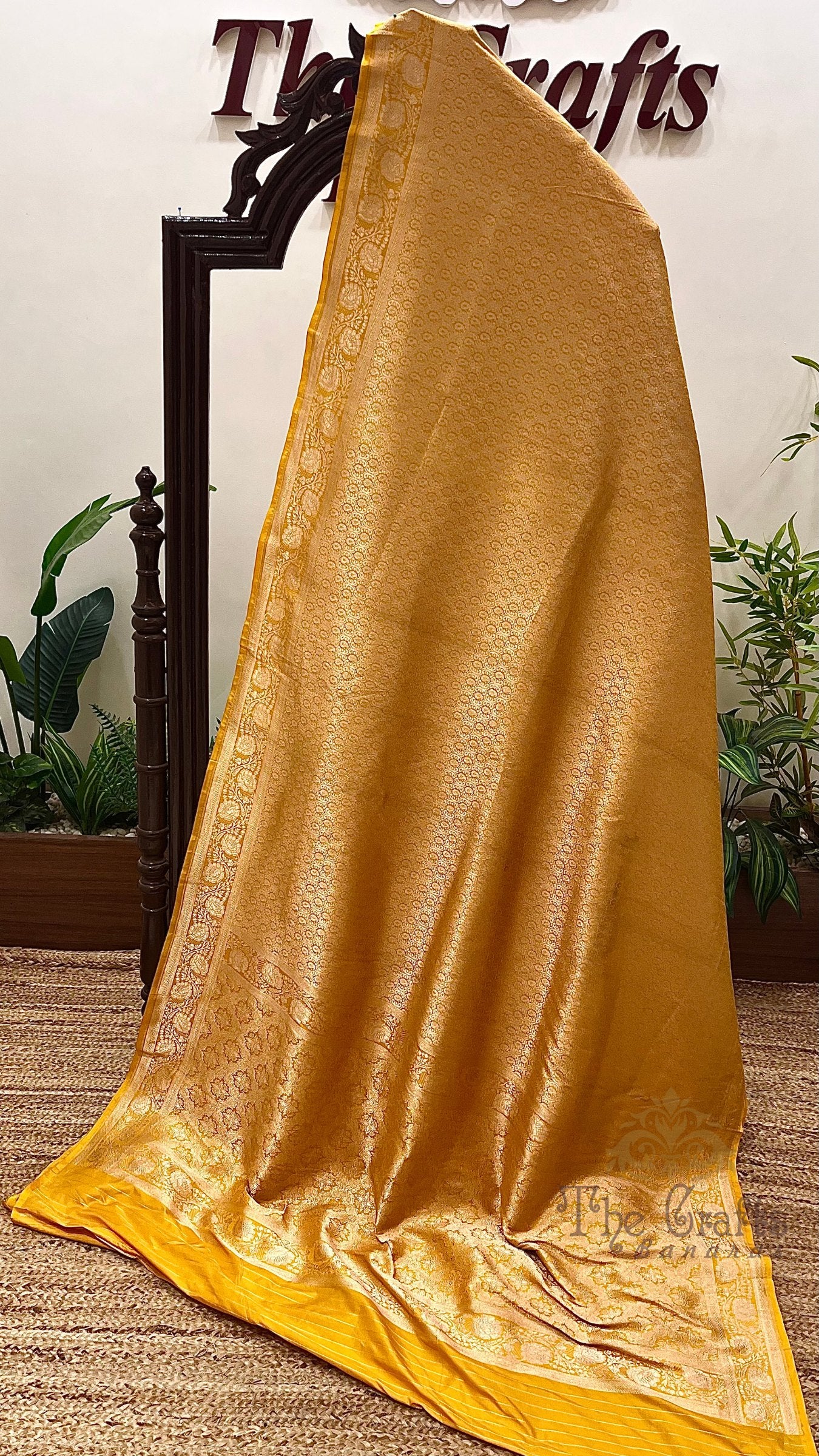 Pure Katan Silk Handloom Banarasi Saree - Tanchui Brocade