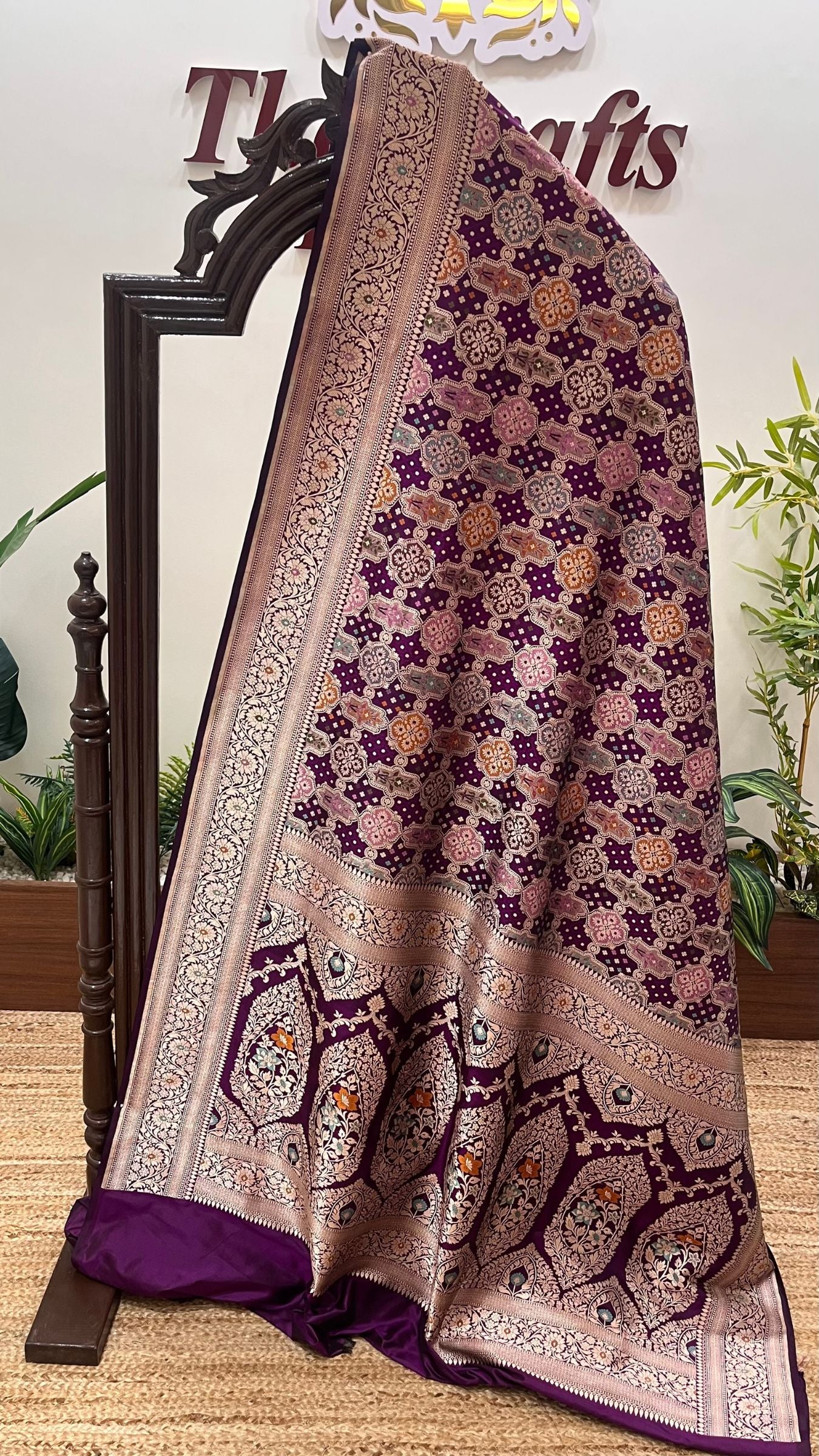 Rangkat Pure Katan Silk Handloom Banarasi Saree - Jaal with meenakari