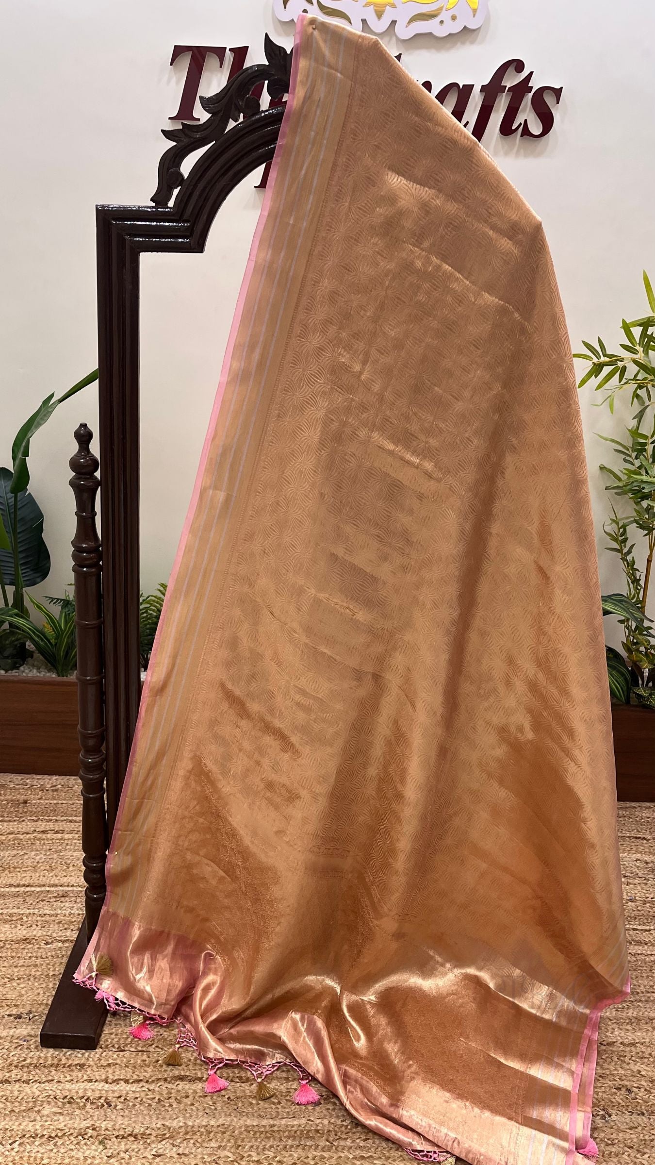 Pure Tissue Brocade Banarasi Saree