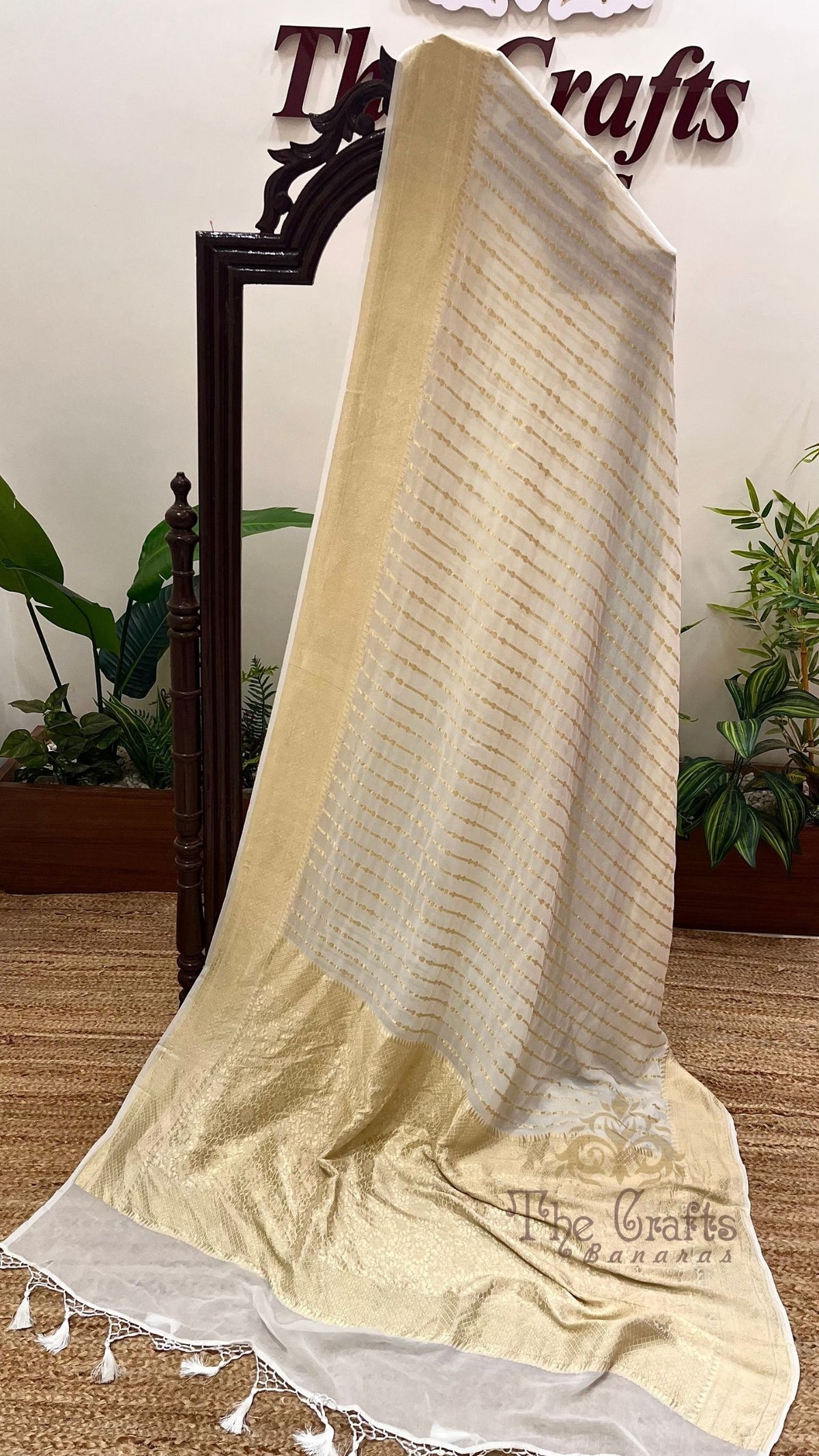 Khaddi Georgette Saree Banarasi - Water Zari