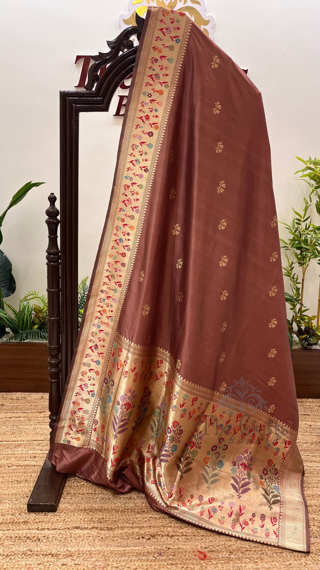 Pure Katan Silk Handloom Banarasi Saree - with kadhua meenakari motifs