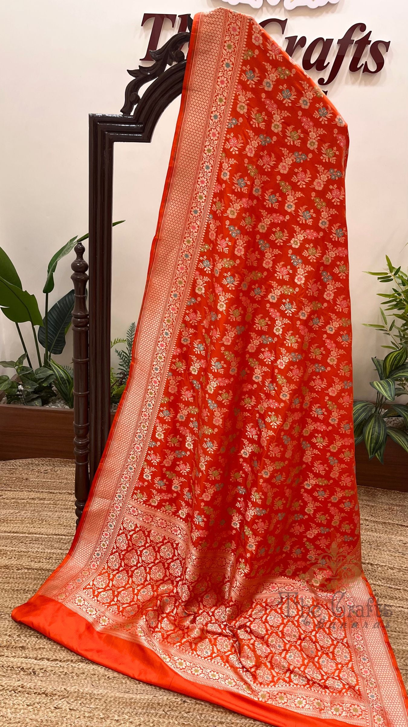 Pure Katan Silk Handloom Banarasi Saree - Jaal Work with Meenakari