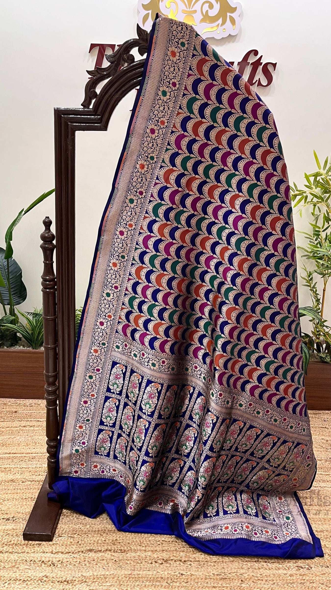 Rangkat Pure Katan Silk Handloom Banarasi Saree - Jaal with meenakari