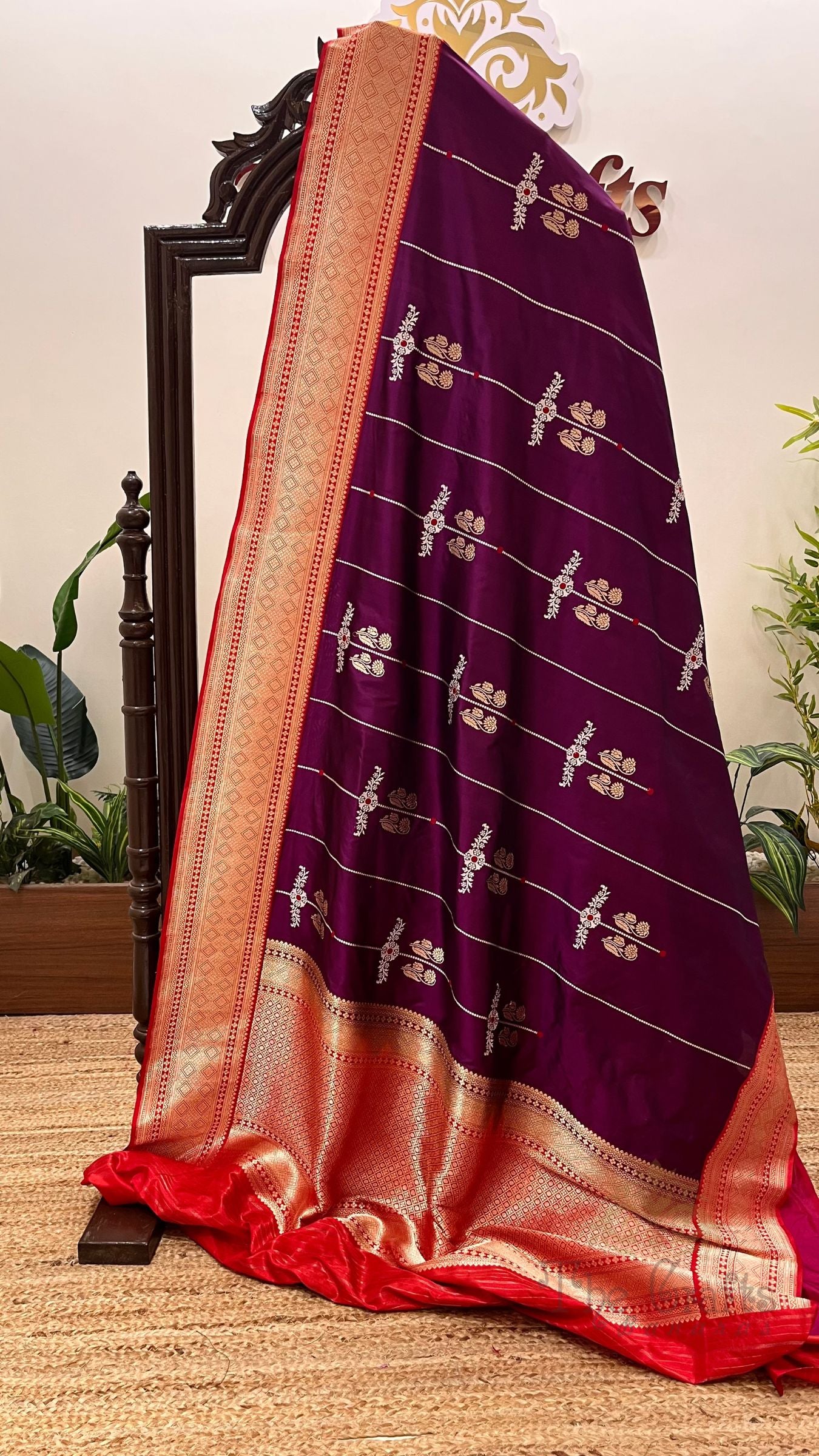 Pure Katan Silk Handloom Banarasi Saree - with kadhua meenakari motifs