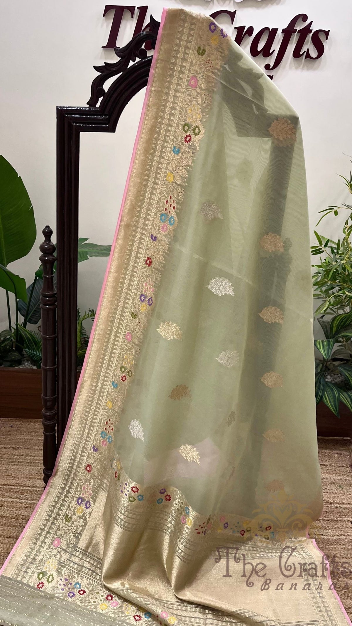 Pure Kora Silk Handloom Banarasi Saree - Kadhua Sona Rupa Buti with Meenakari Border