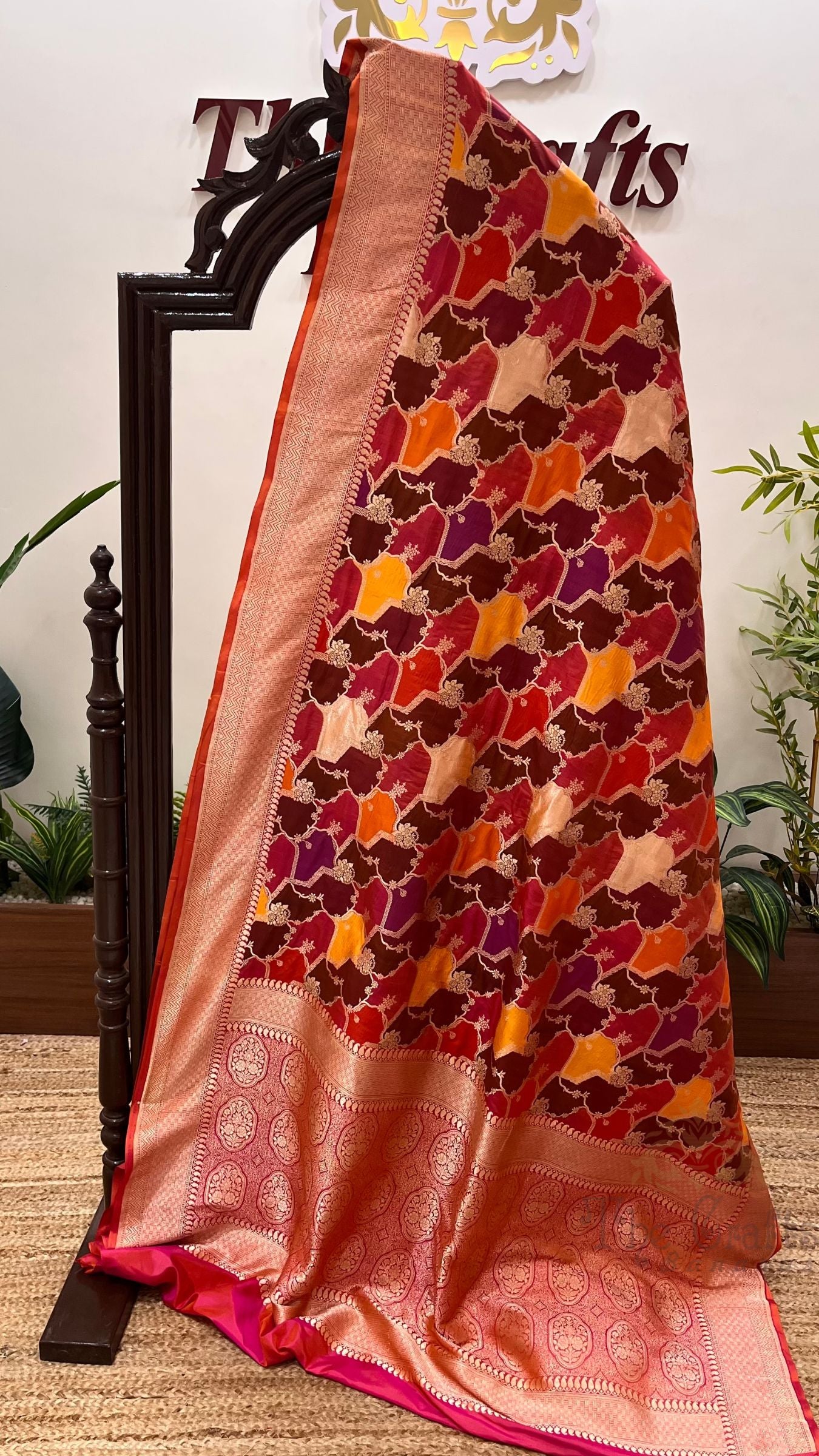 Rangkat Pure Katan Silk Handloom Banarasi Saree - Jaal Work With Meenakari