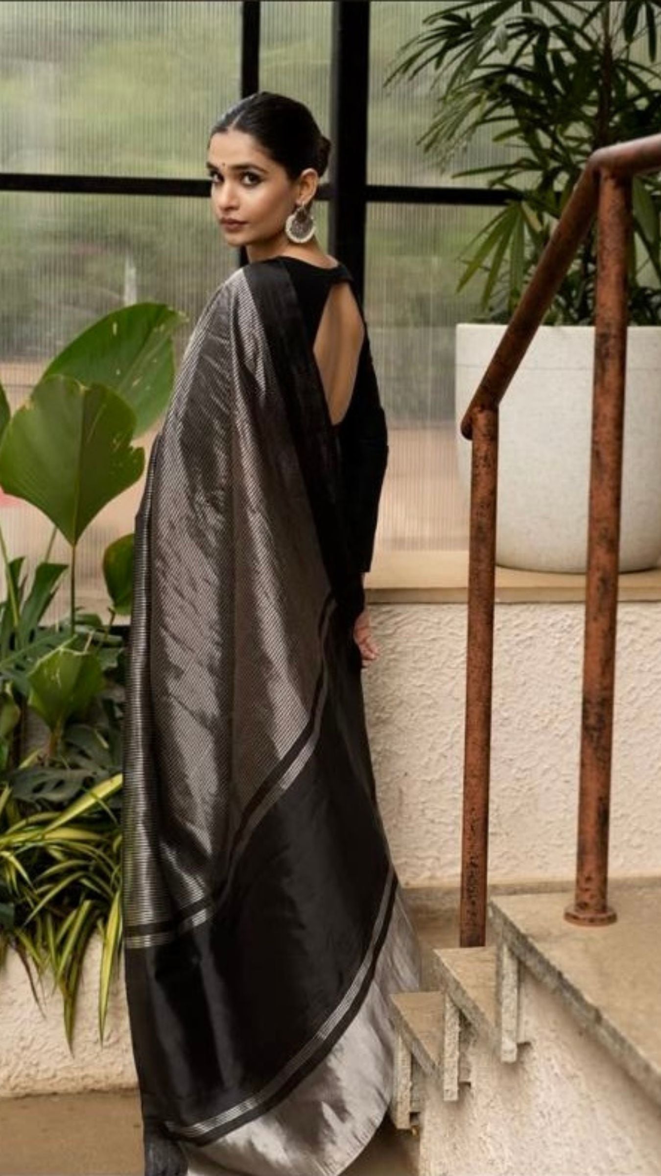 Pure Tissue Silk Handloom Banarasi Saree - with Satin Border