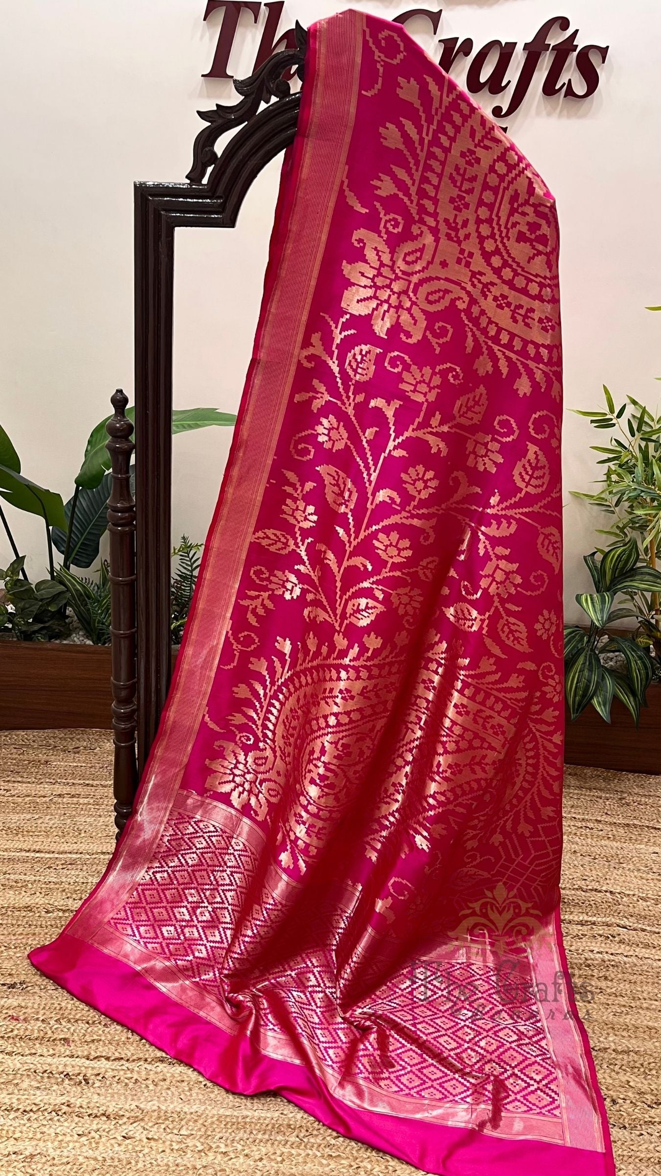 Hot Pink Pure Katan Silk Handloom Banarasi Saree - Jangla