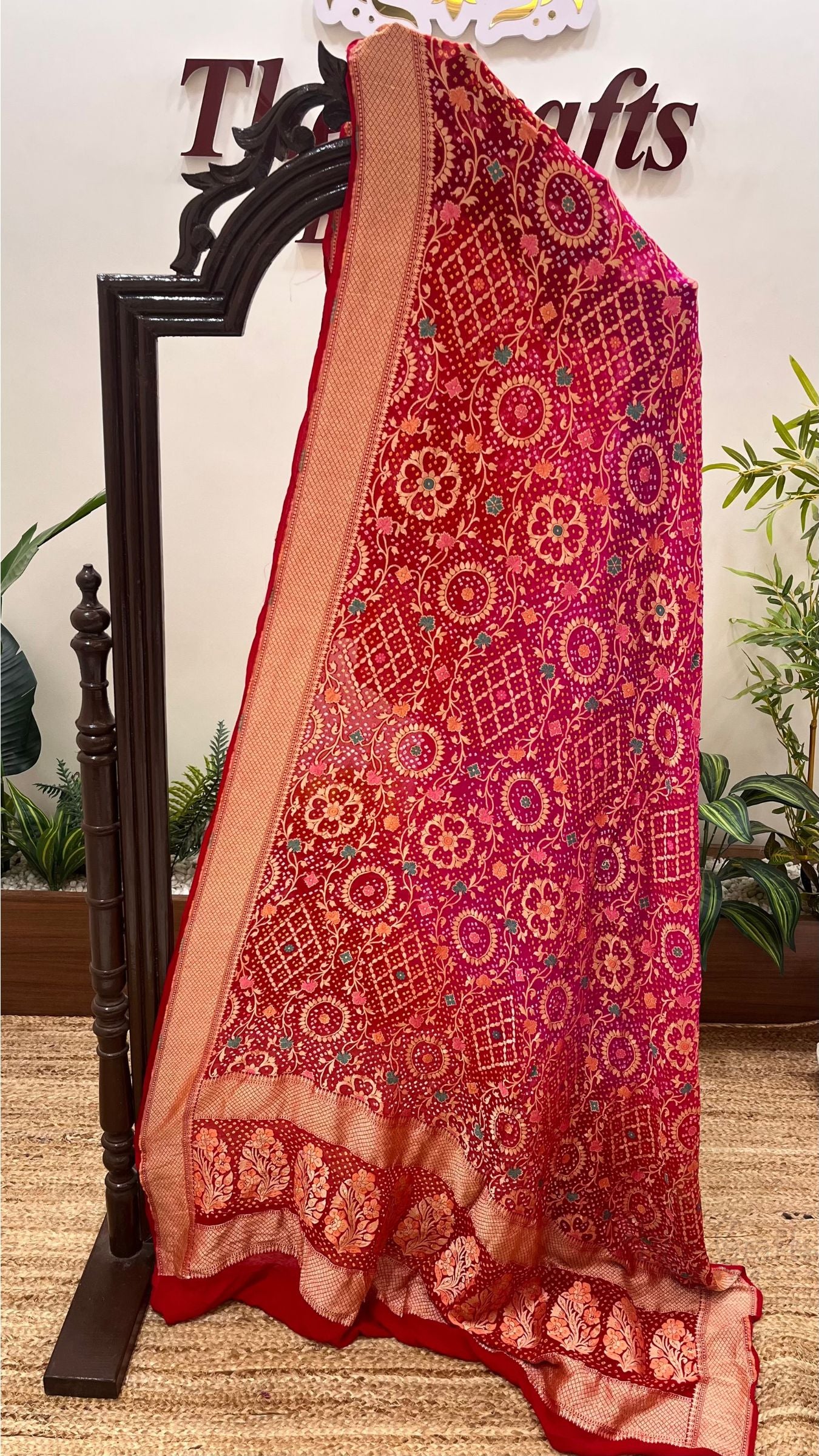 Khaddi Georgette Banarasi Handloom Bandhej Dupatta