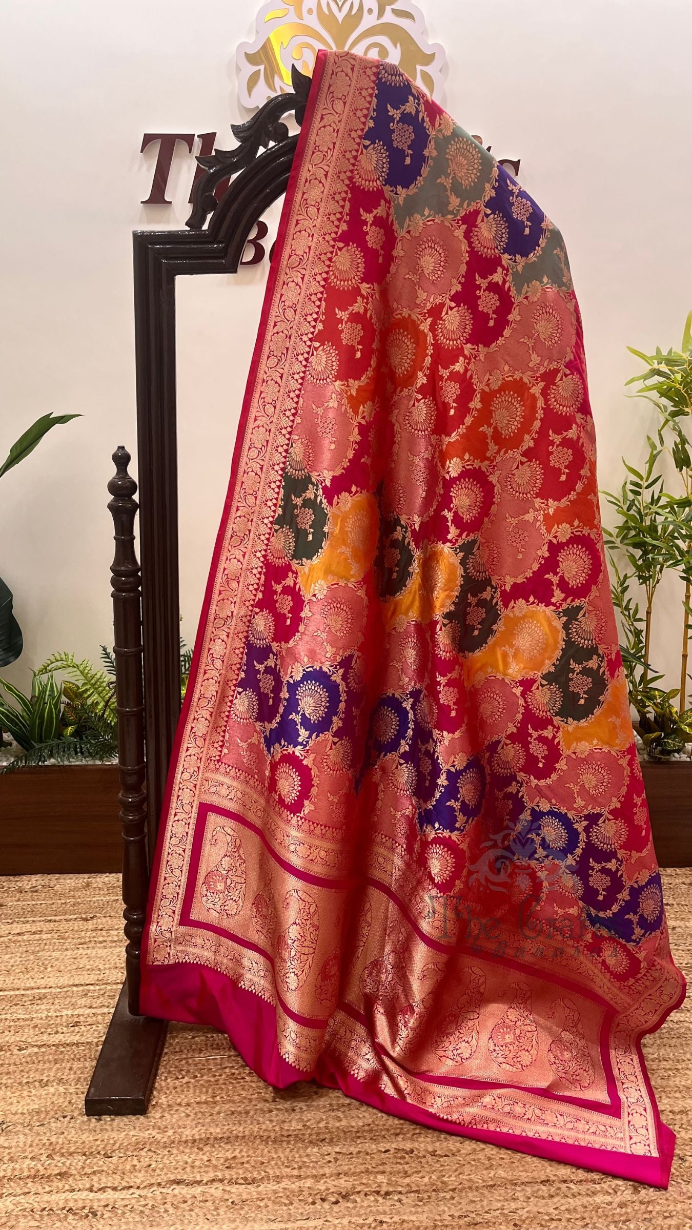 Rangkat Pure Katan Silk Handloom Banarasi Saree - Jaal Work With Meenakari