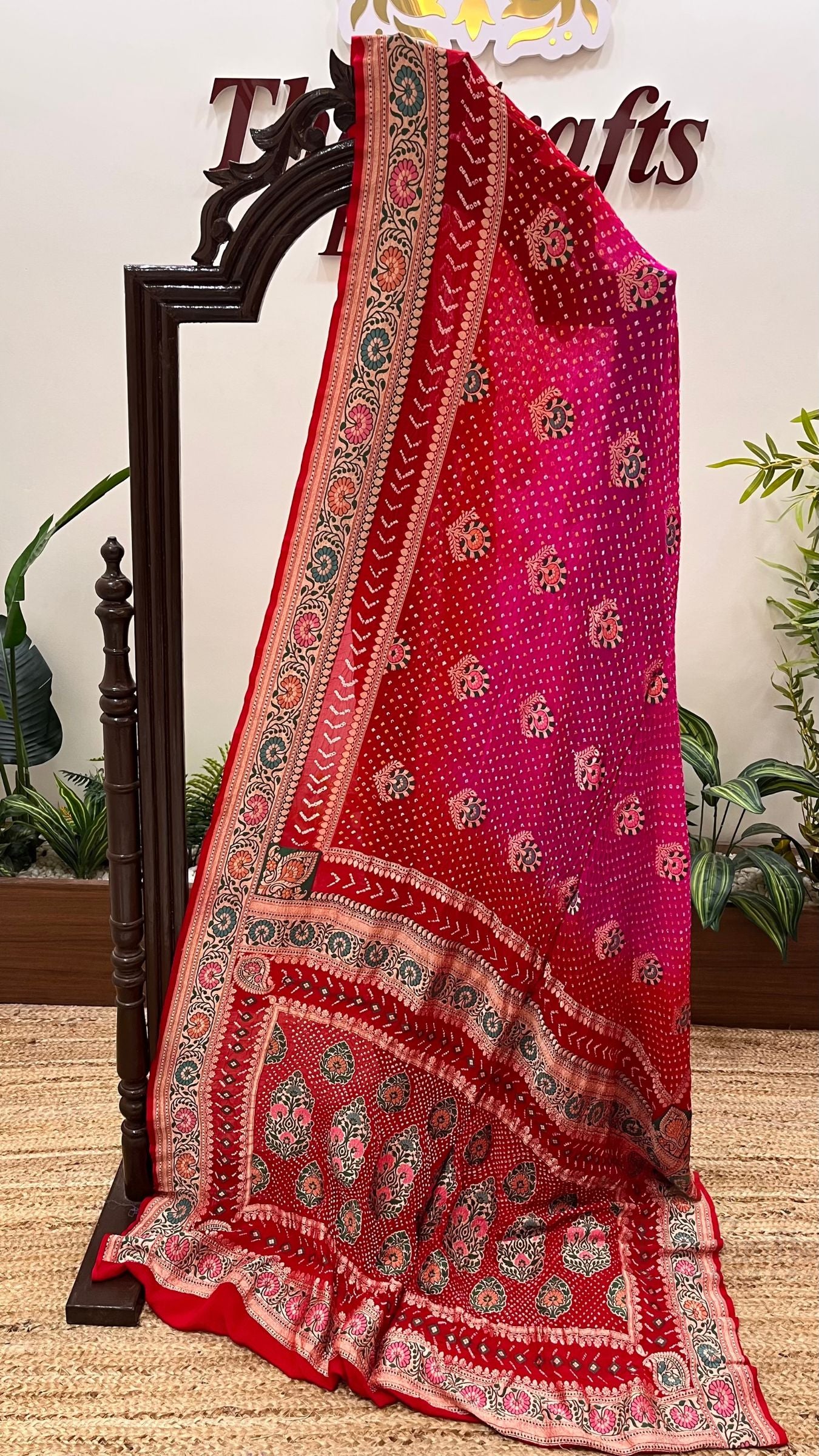 Pure Georgette Banarasi Handloom Bandhej Saree - Jaal with Meenakari