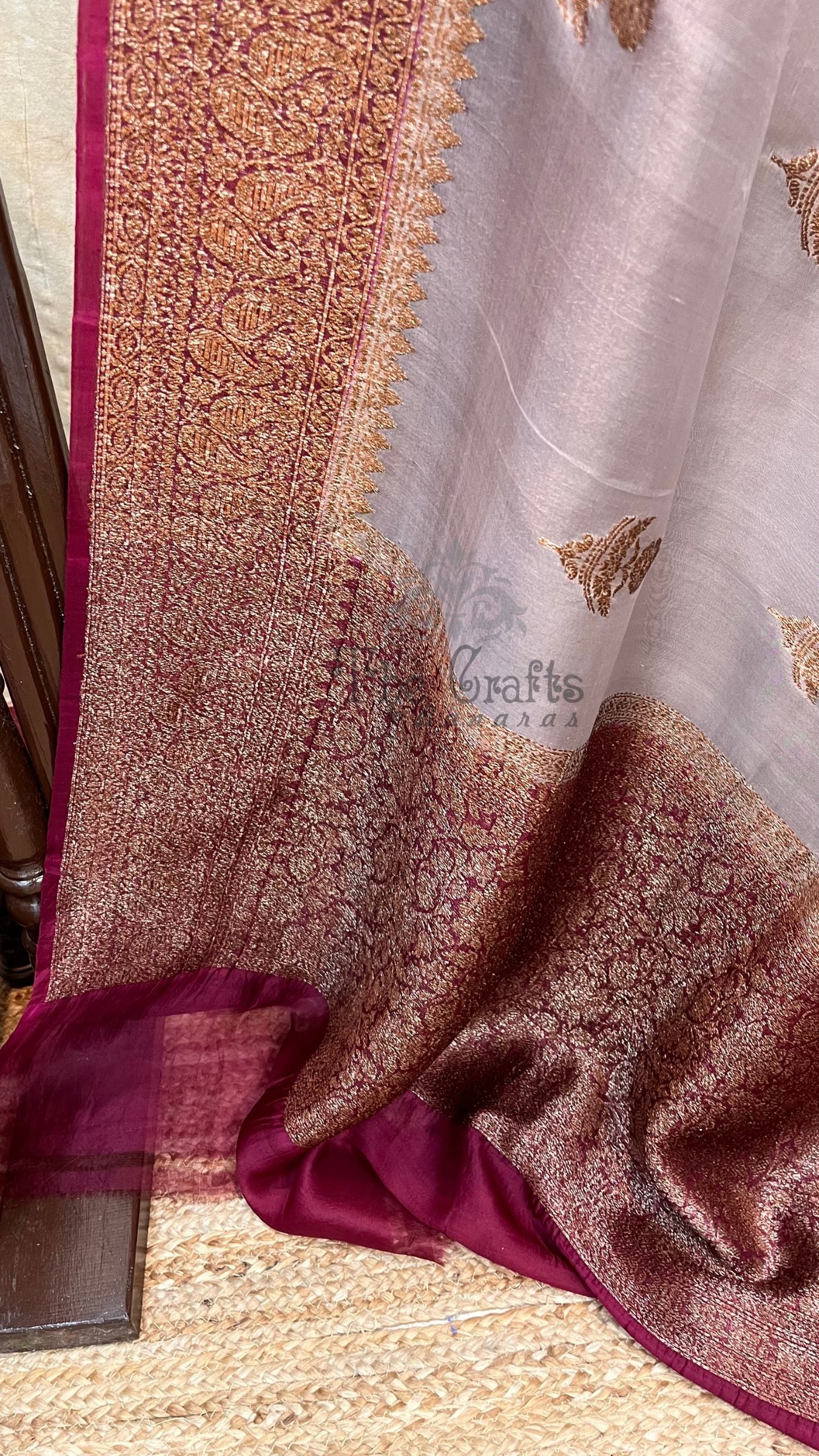Pure Kora Silk Handloom Banarasi Saree - With Kadhua motifs