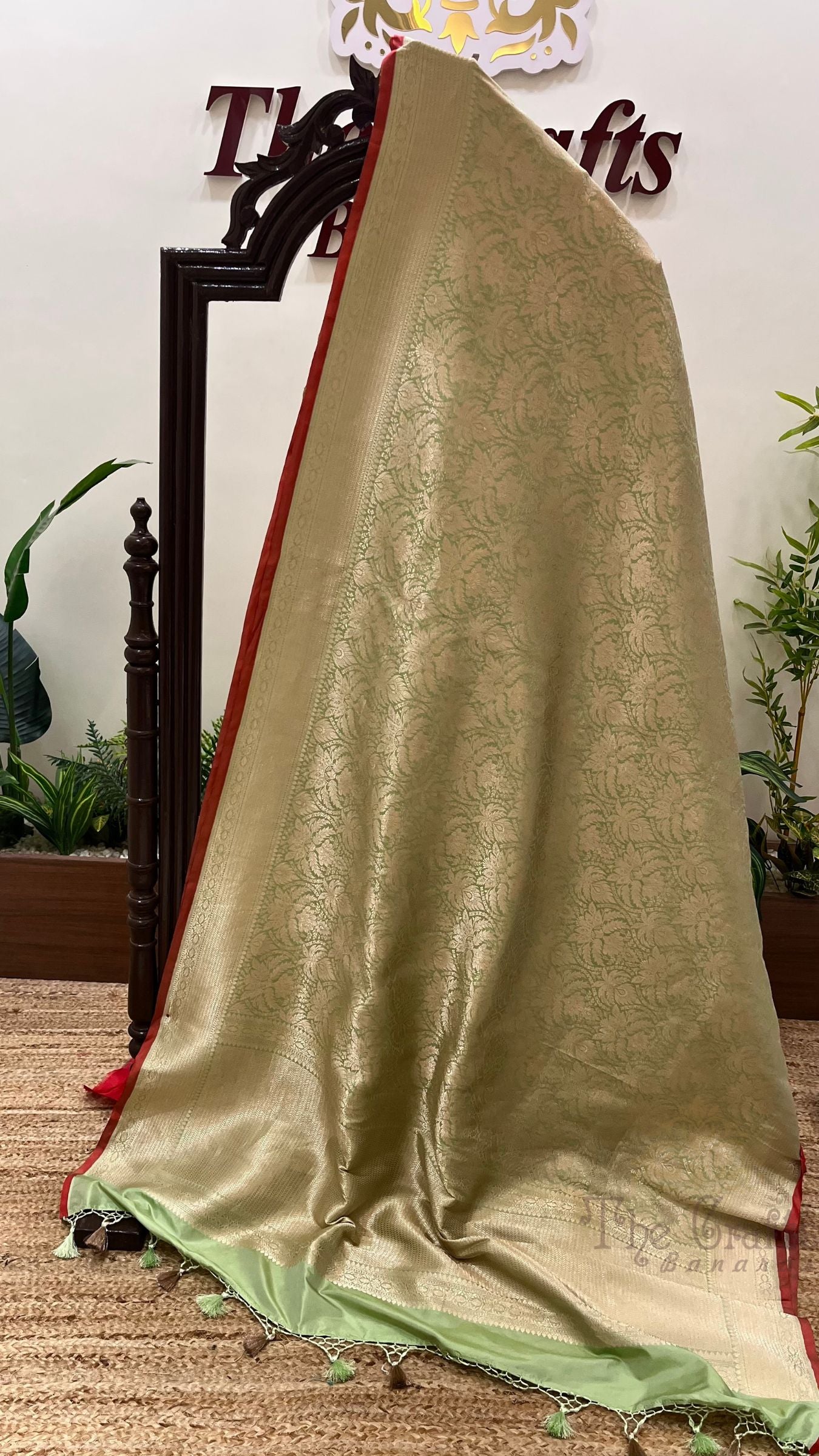 Pure Katan Silk Handloom Banarasi Saree - Tanchui Brocade