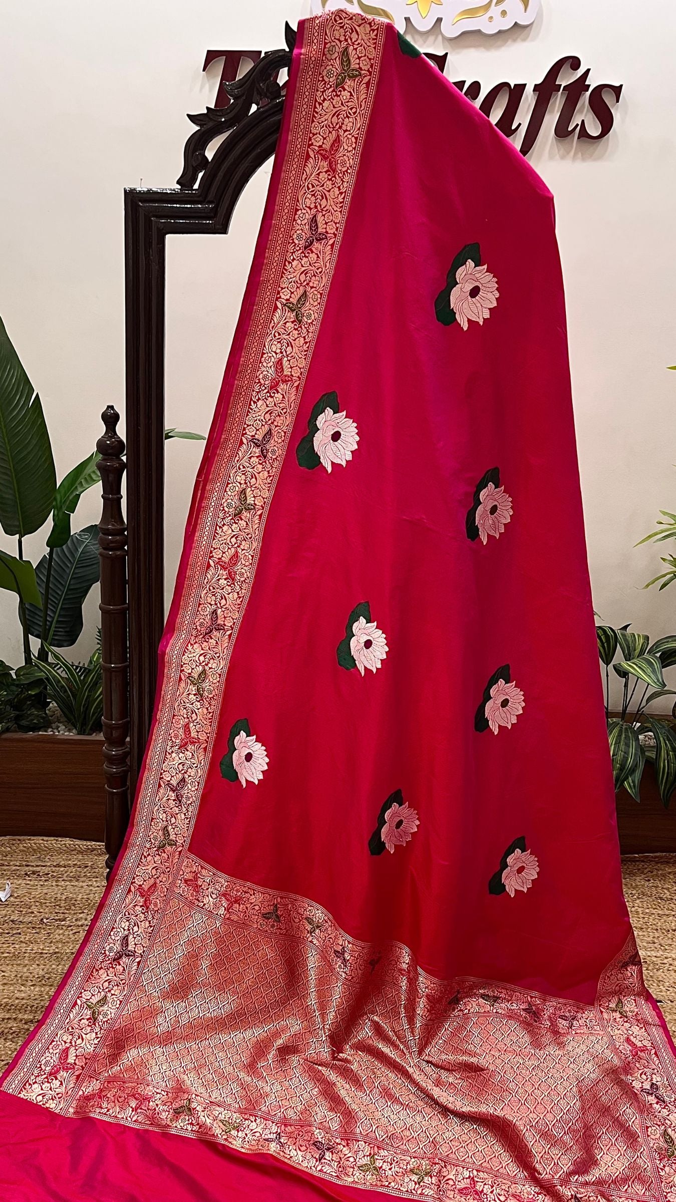 Pure Katan Silk Handloom Banarasi Saree - with kadhua meenakari motifs