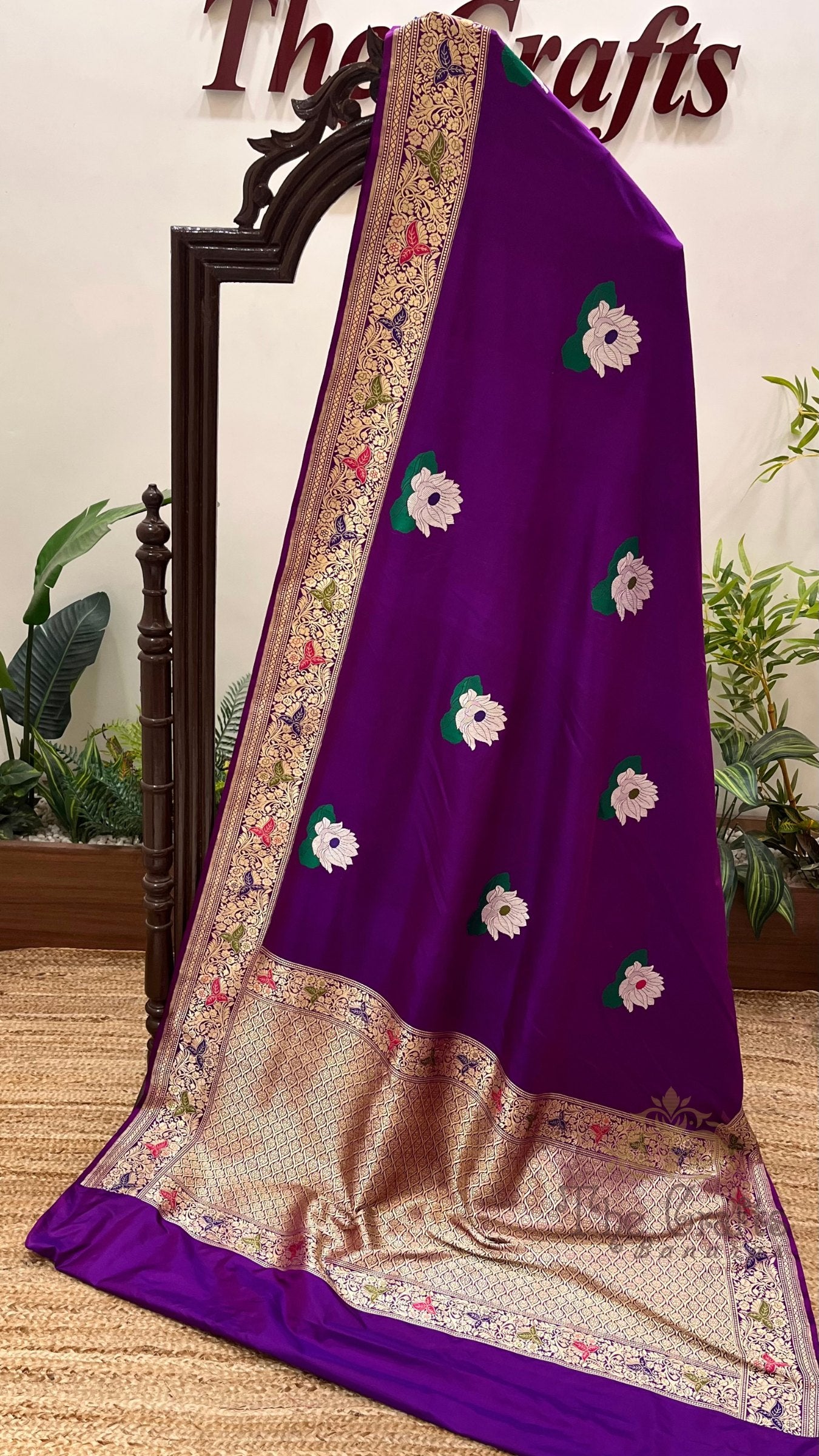 Pure Katan Silk Handloom Banarasi Saree - with kadhua meenakari motifs