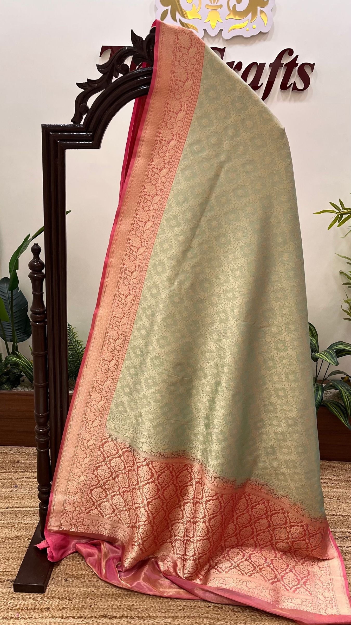 Pure Katan Silk Handloom Banarasi Saree - Tanchui Brocade