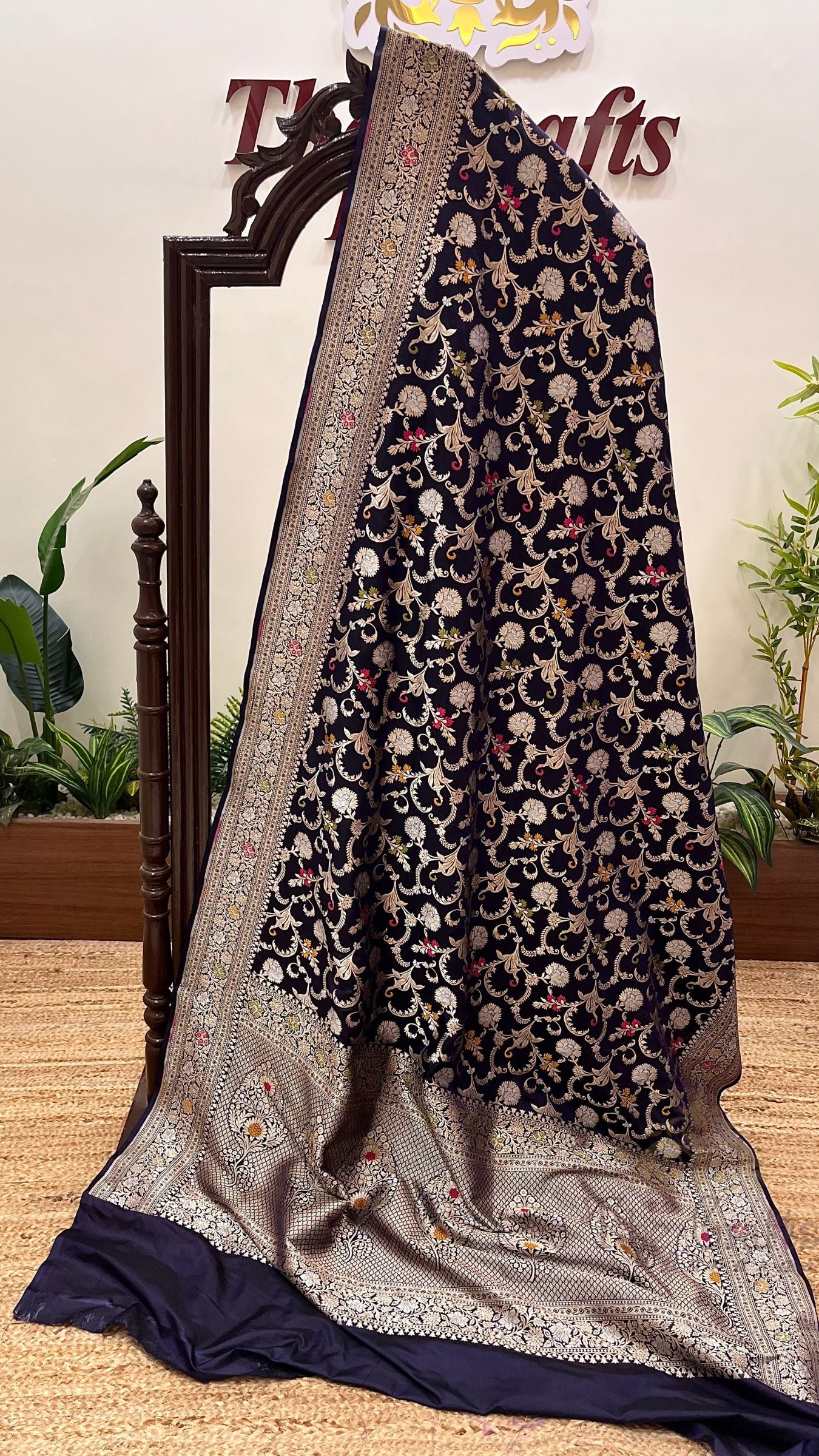 Pure Katan Silk Handloom Banarasi Saree - Jaal Work With Meenakari