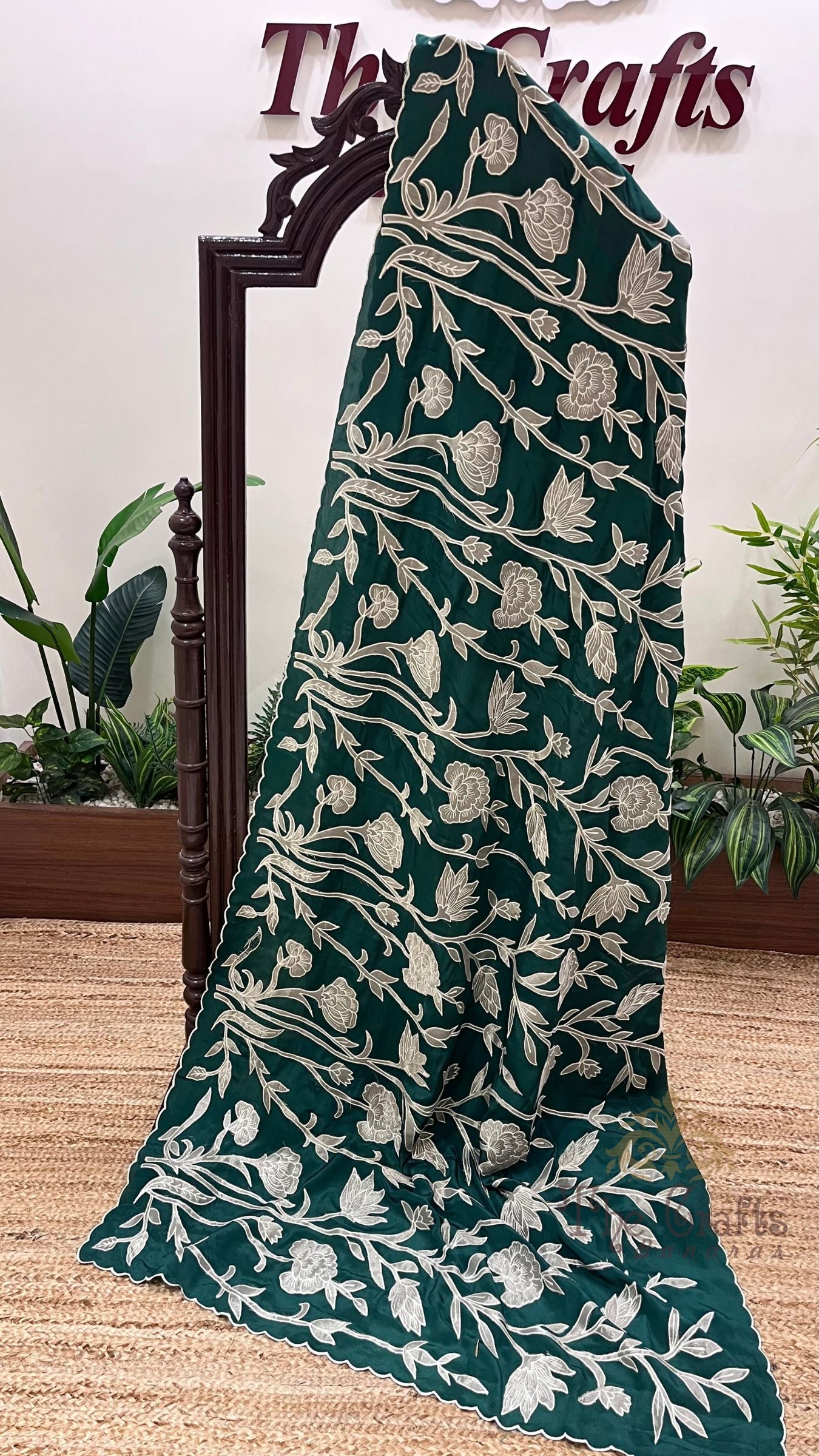 Pure Crepe Silk Banarasi Saree - Floral Appliqué Work