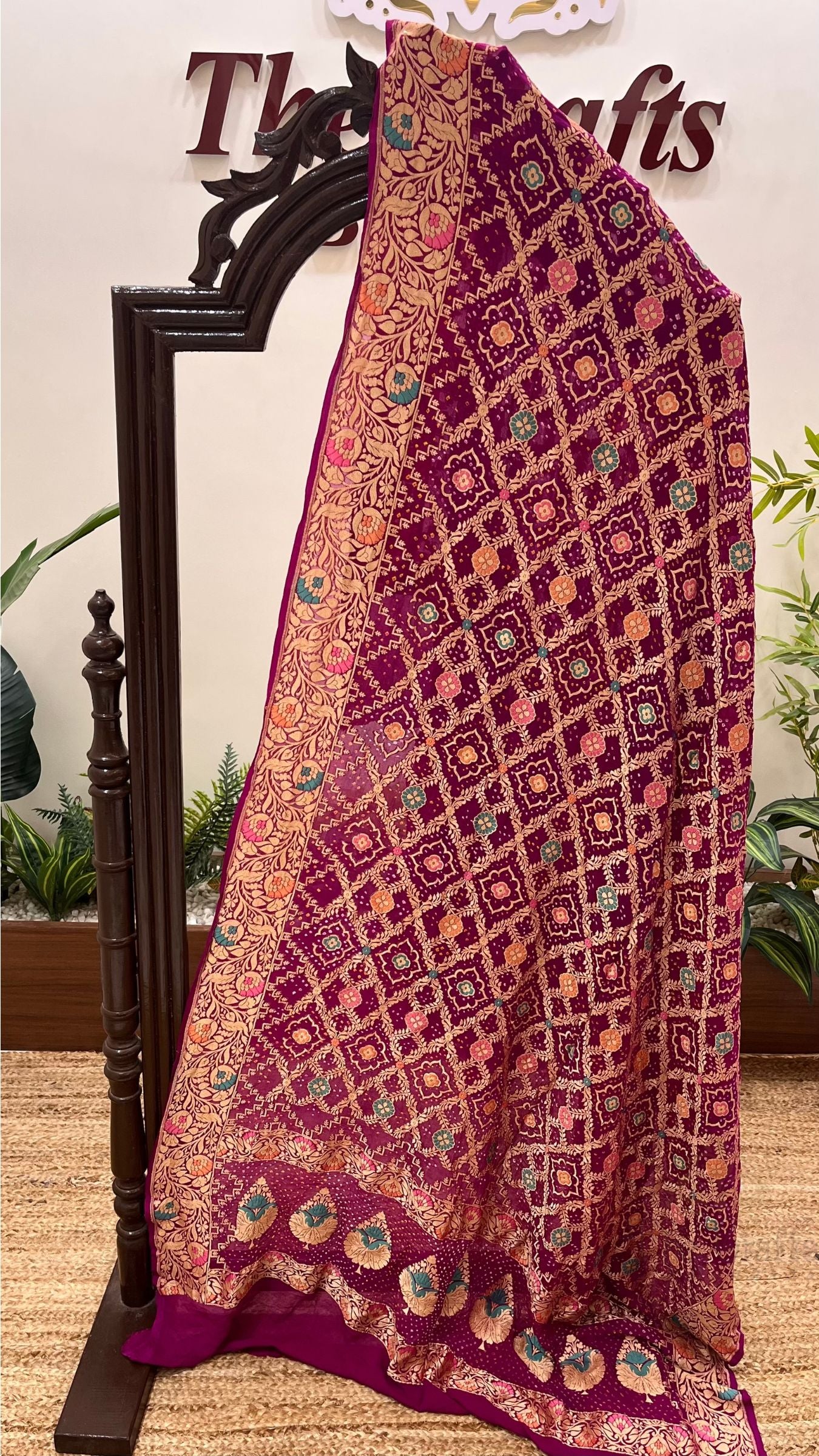 Khaddi Georgette Banarasi Handloom Bandhej Dupatta
