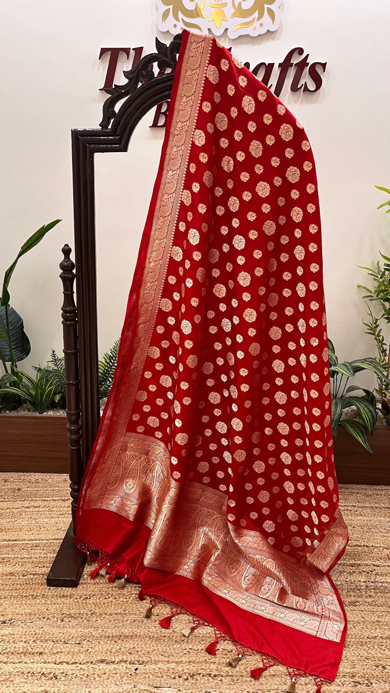 Deepika Padukone in Pure Katan Silk Handloom Banarasi Saree - Tanchui Brocade