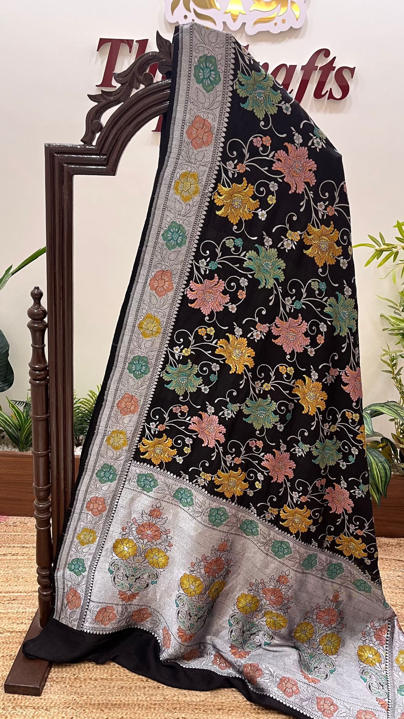Tussar Georgette Handloom Banarasi Saree - Meenakari