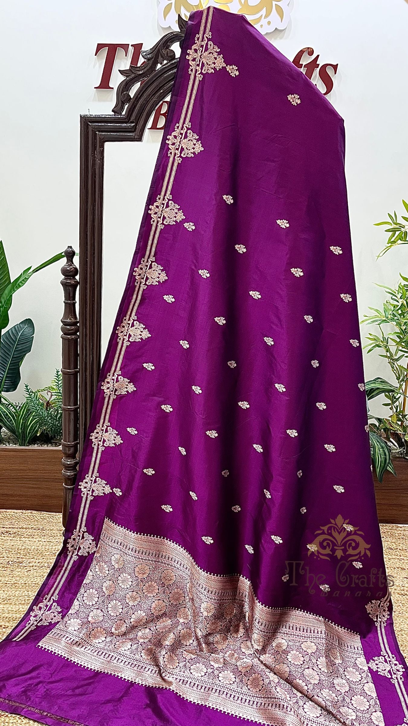 Pure Katan Silk Handloom Banarasi Saree - Kadhua Motifs