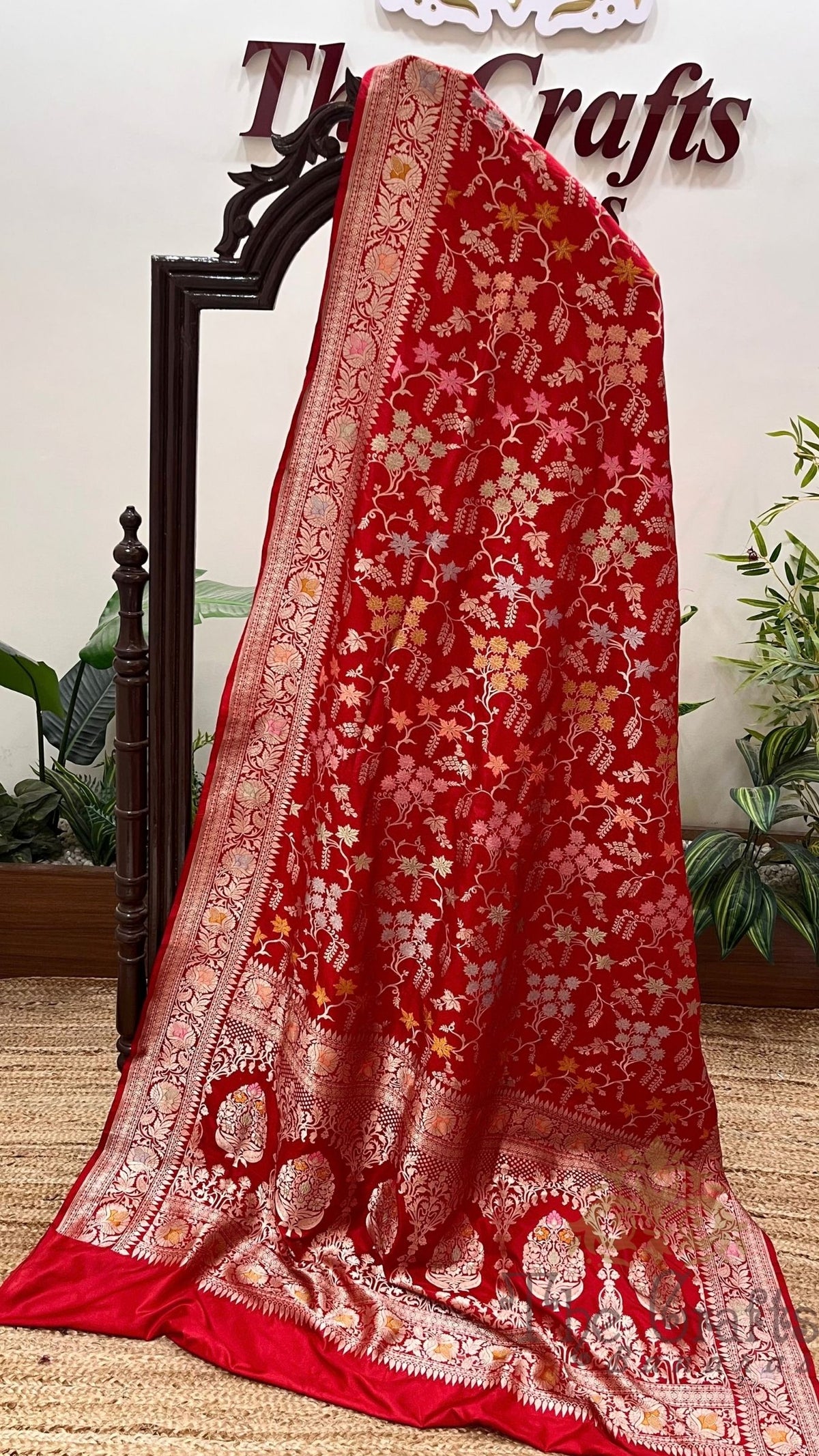 Pure Katan Silk Handloom Banarasi Saree - Jaal Work with Meenakari