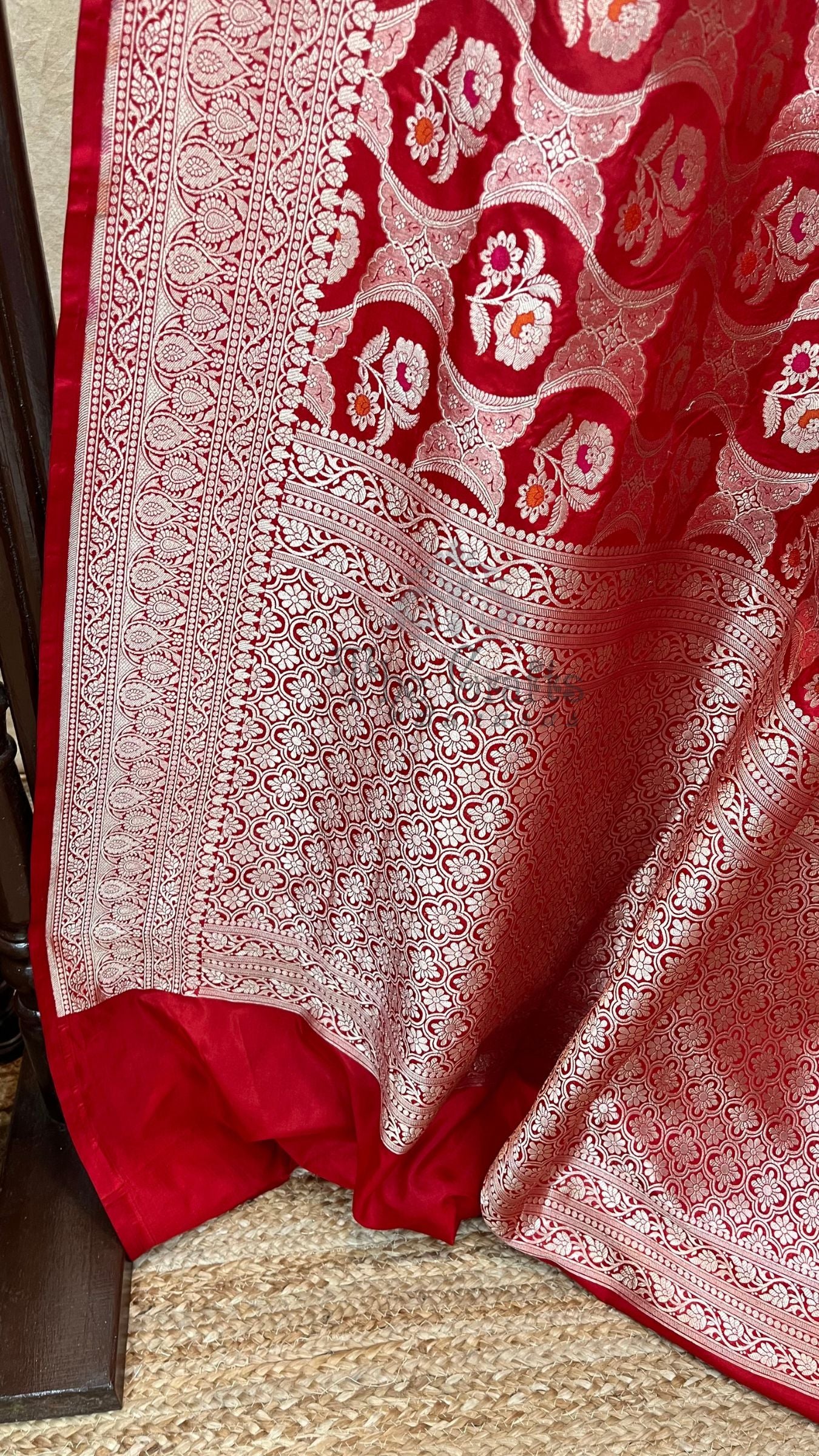Pure Katan Silk Handloom Banarasi Saree - Jall With Meenakari