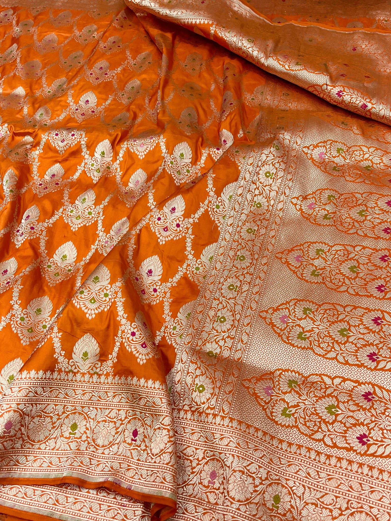 Pure Katan Silk Handloom Banarasi Saree - Jaal Work With Meenakari