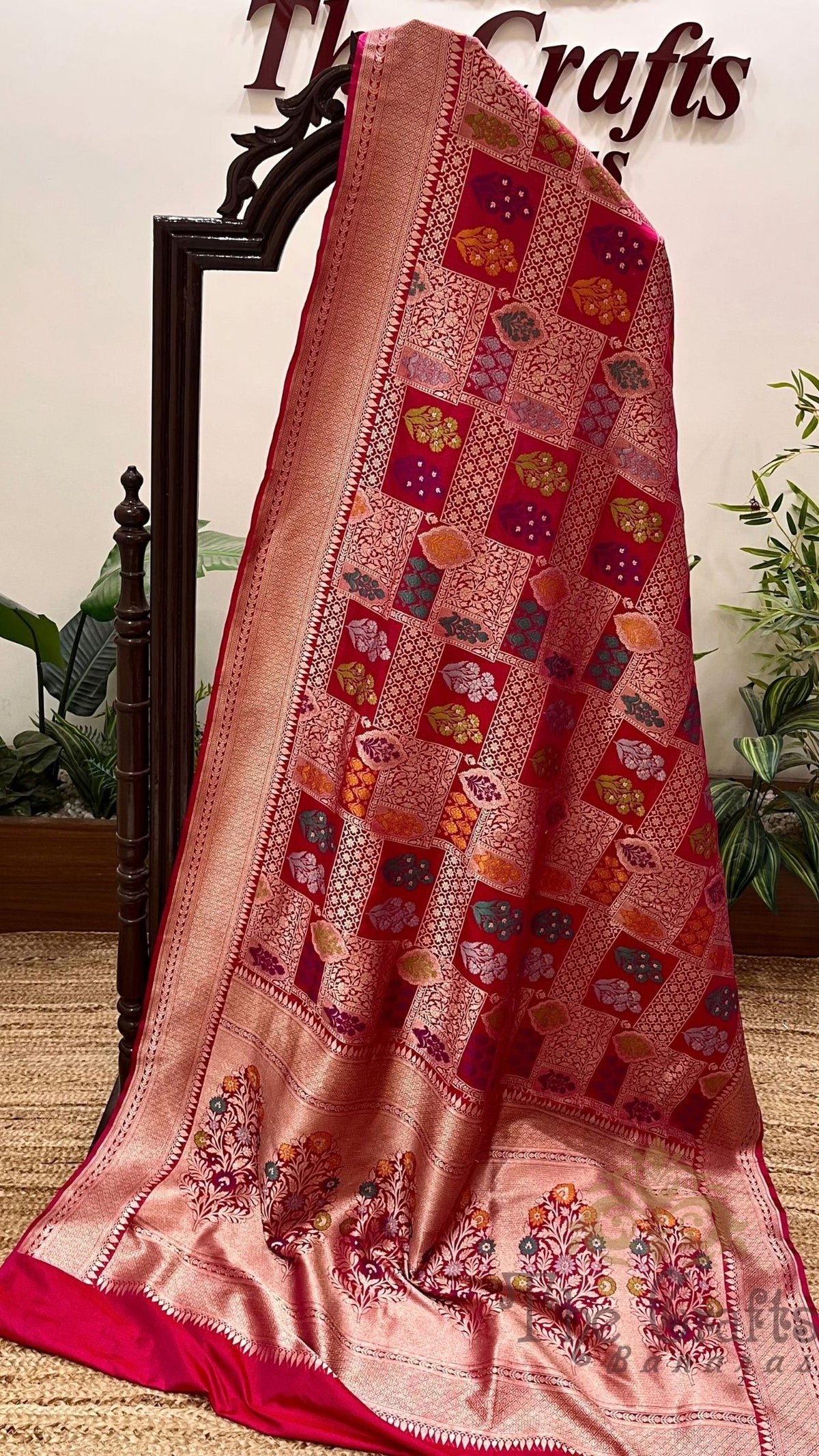 Pure Katan Silk Handloom Banarasi Saree - Jaal Work with Meenakari