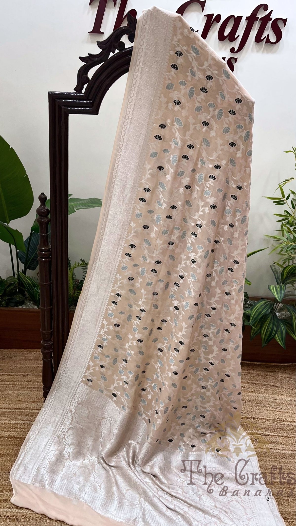 Khaddi Georgette Handloom Banarasi Saree - Jaal with Meenakari