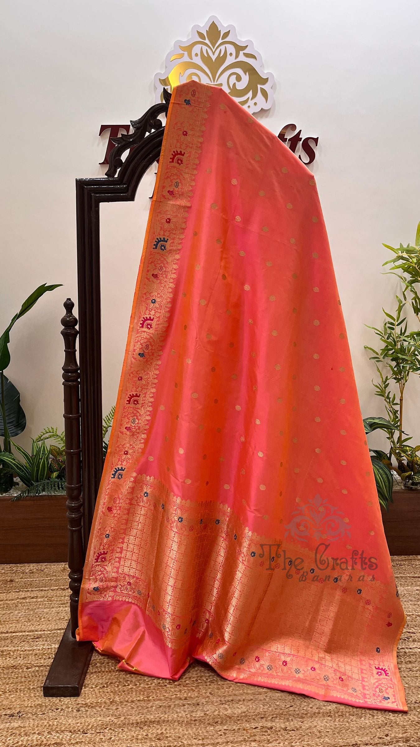 Pure Katan Silk Handloom Banarasi Saree - with kadhua motifs